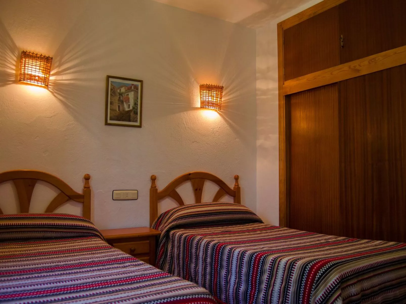 Gemütliches Haus in Anlage mit Schwimmbad in Válor-Image-tags.info