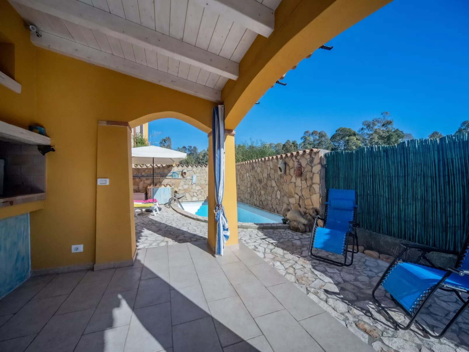 Schöne moderne Villa mit privatem Pool.-Buiten