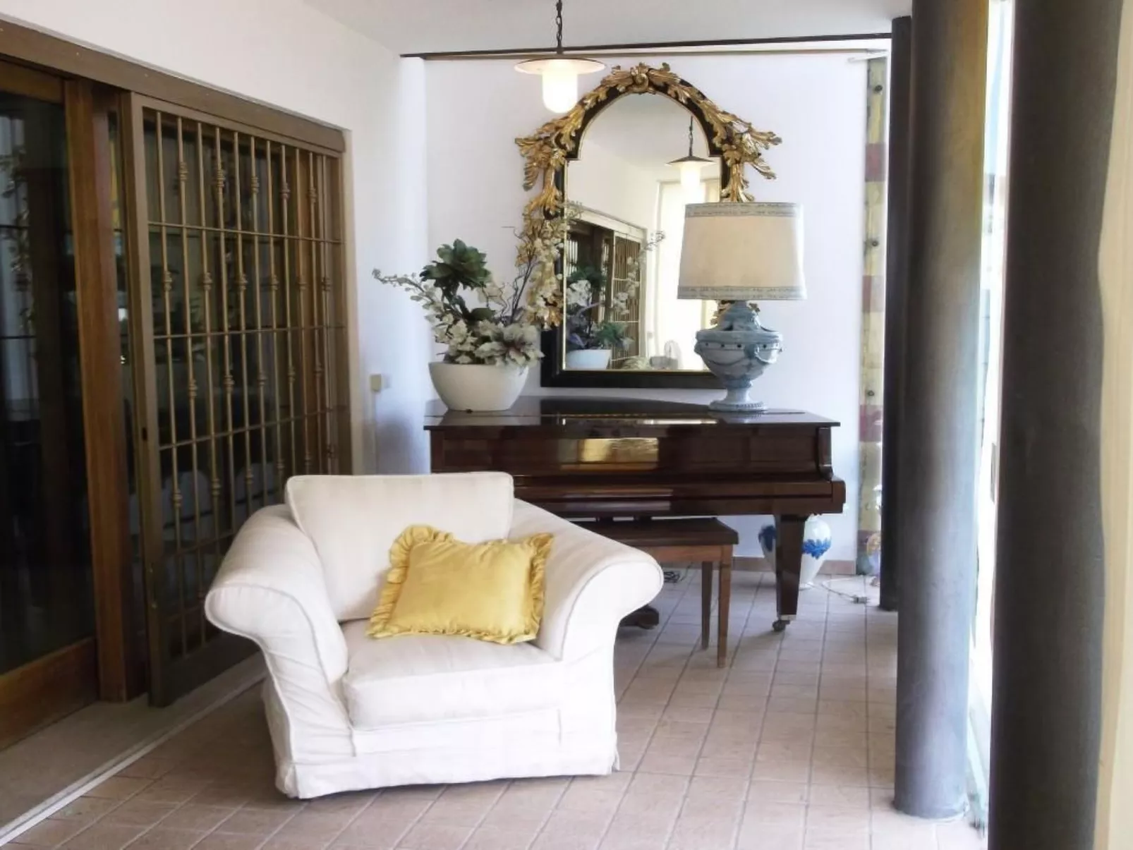 Villa Paradiso, 200 m² Ferienhaus-Binnen