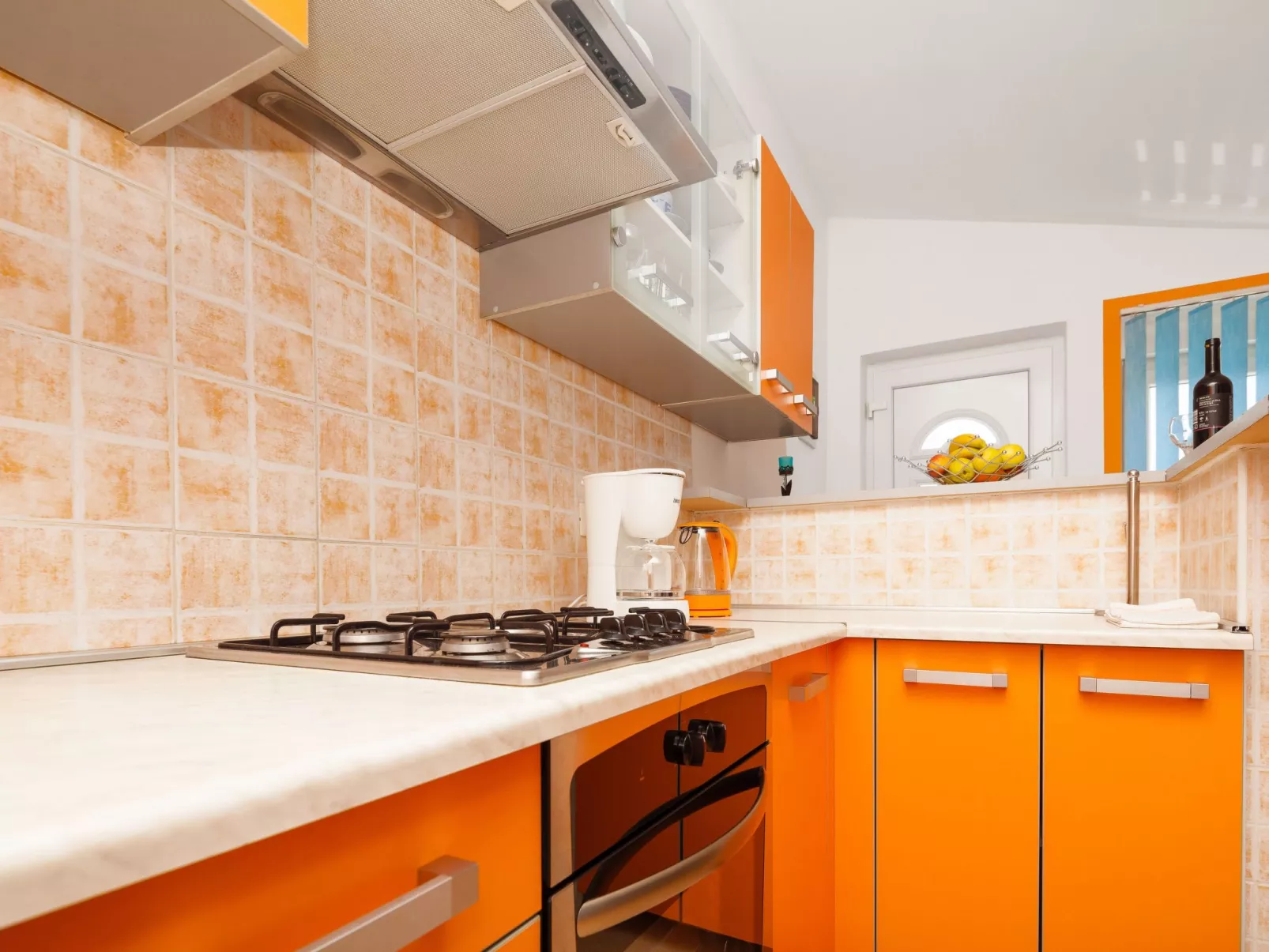 Mit Jacuzzi, Garten und Parkplatz-Binnen