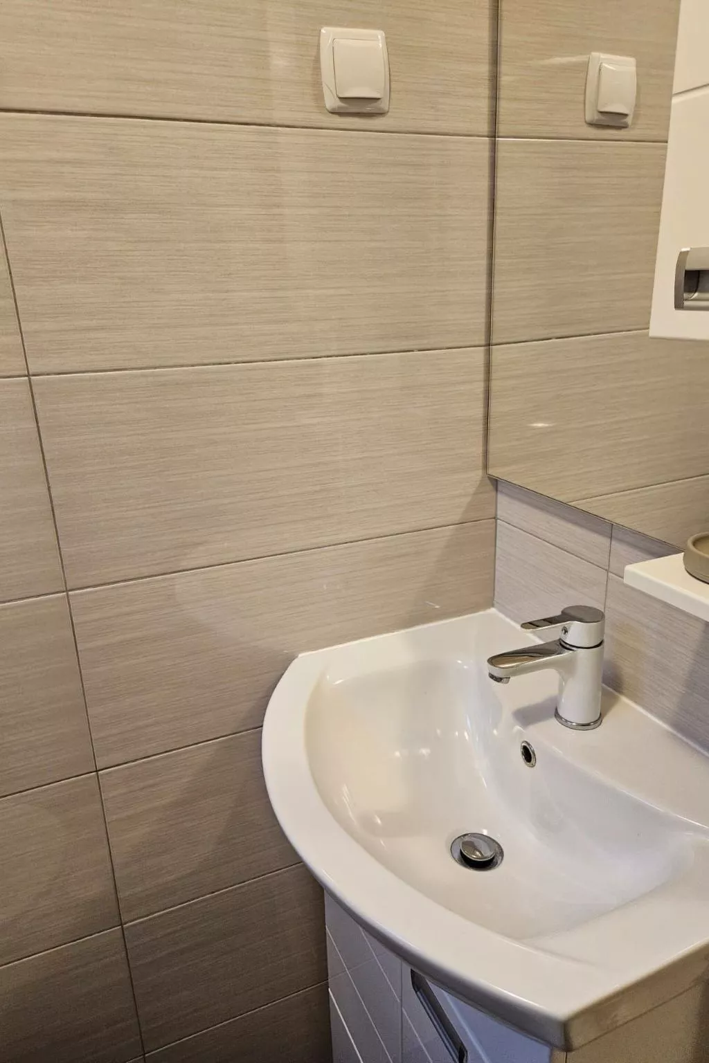 "Second" mit Terrasse-Binnen