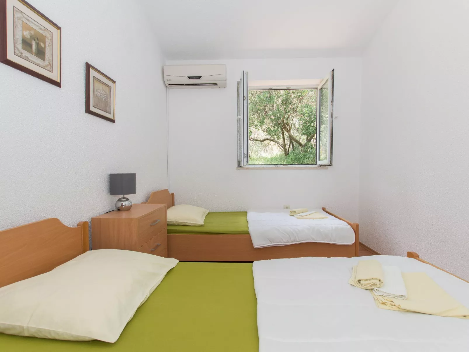 Ozzi mit privatem Pool-Binnen