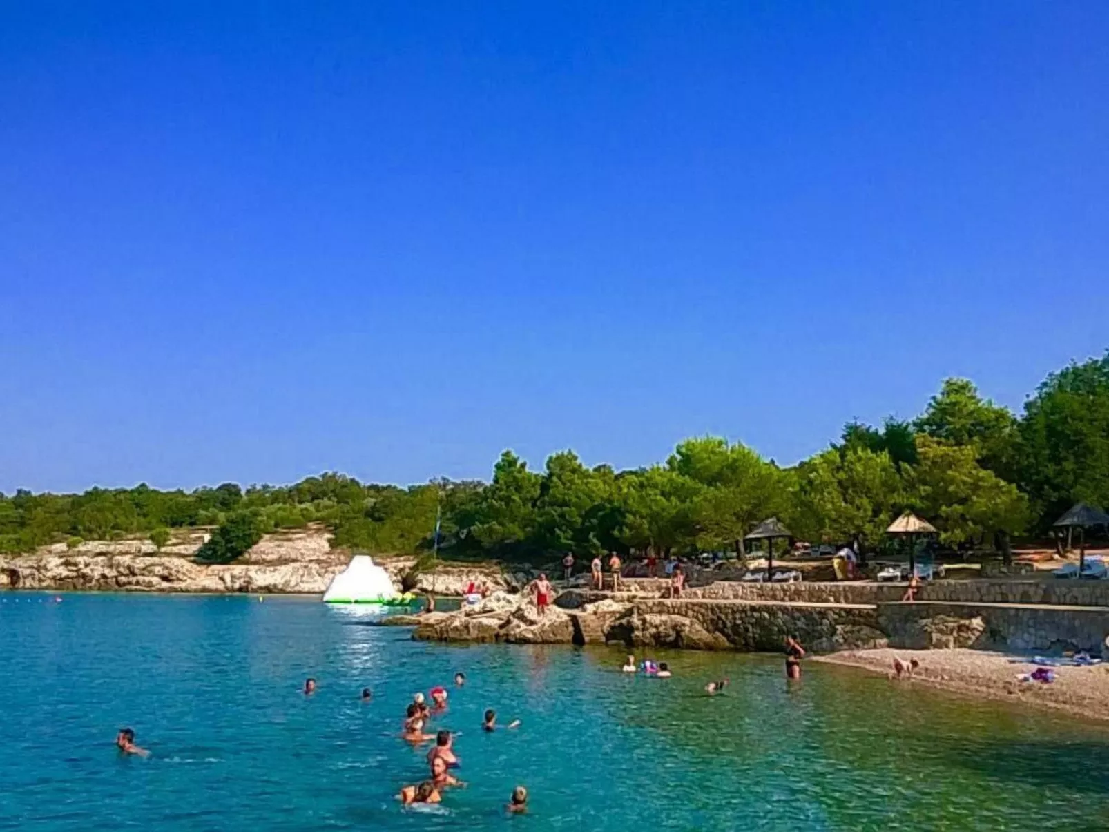 Mit Blick auf das Wasser-Buiten