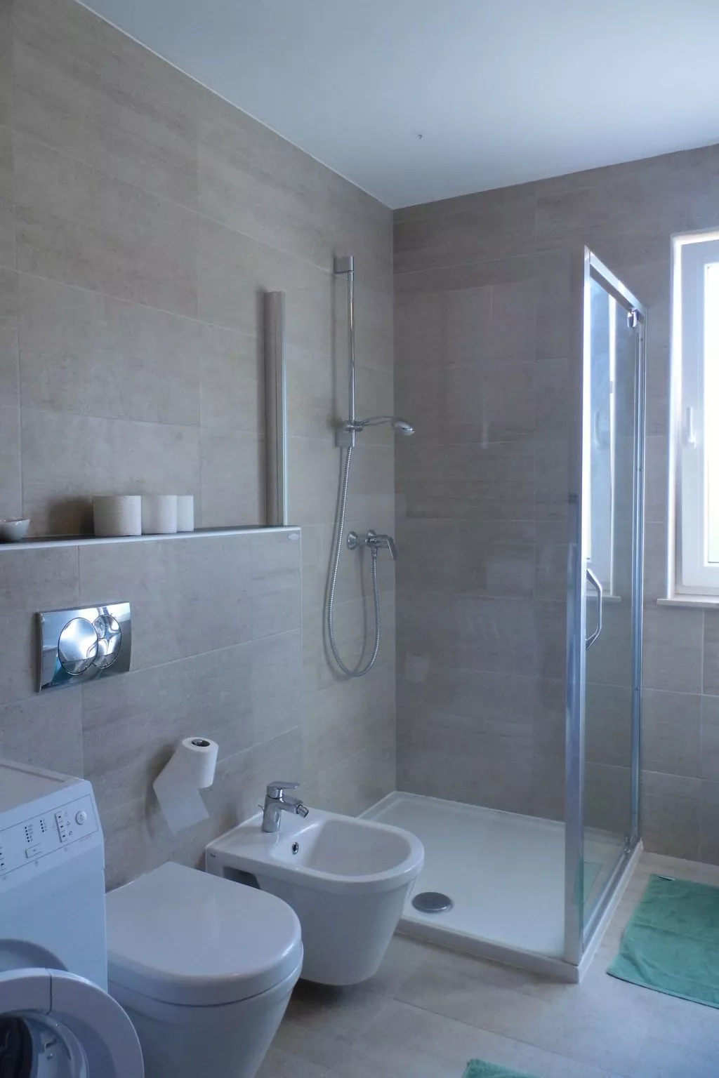 Modernes Apartment mit teilweisem Meerblick-Image-tags.info