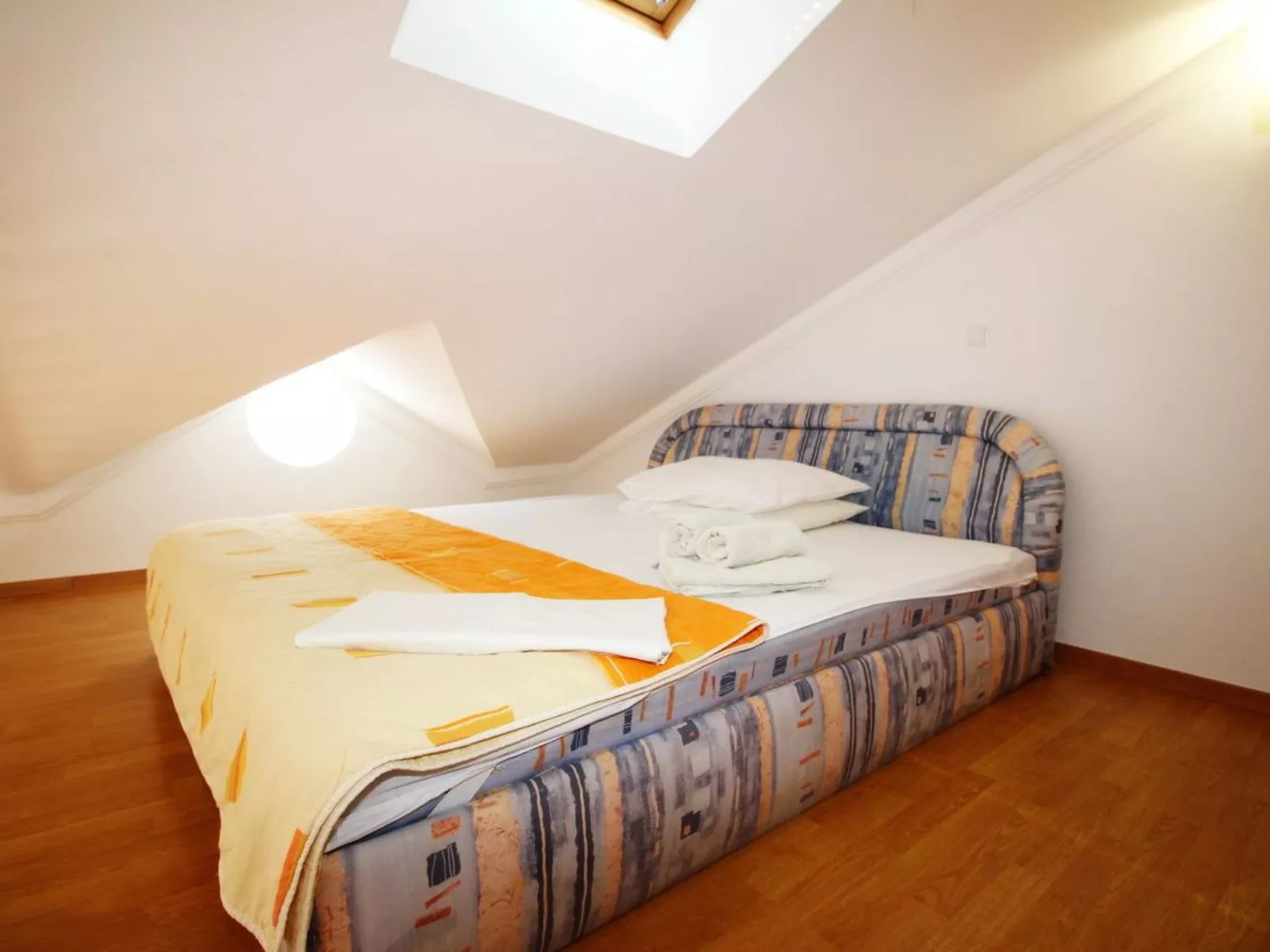 Pintar A4+2 Zarok-Binnen