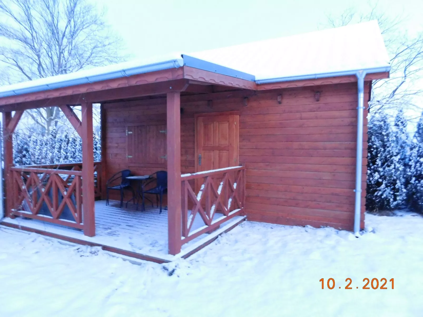 Haus in Karsibór mit Grill, Terrasse und Garten-Buiten