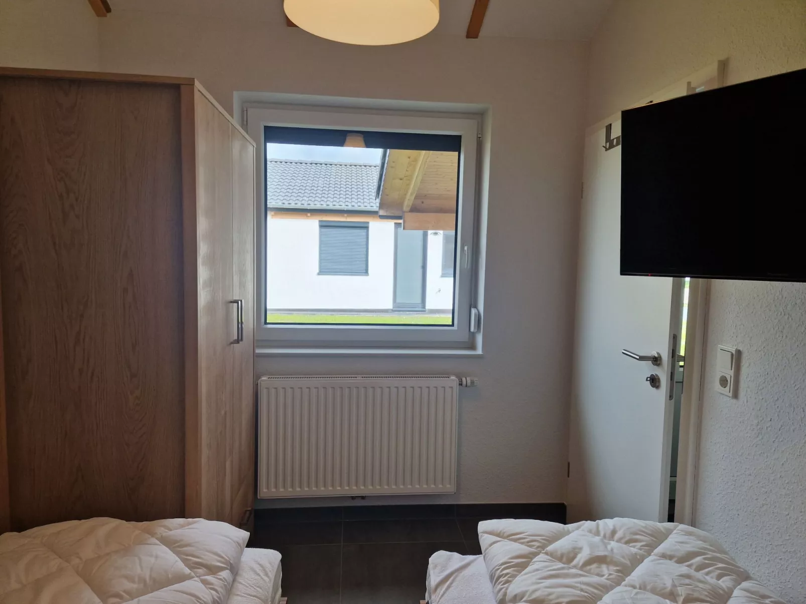 G6 Freistehendes Haus mit Garten und Wallbox-Binnen