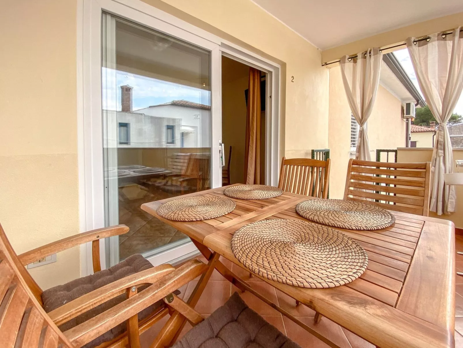 Wohnung "Viviana" direkt am Strand-Buiten