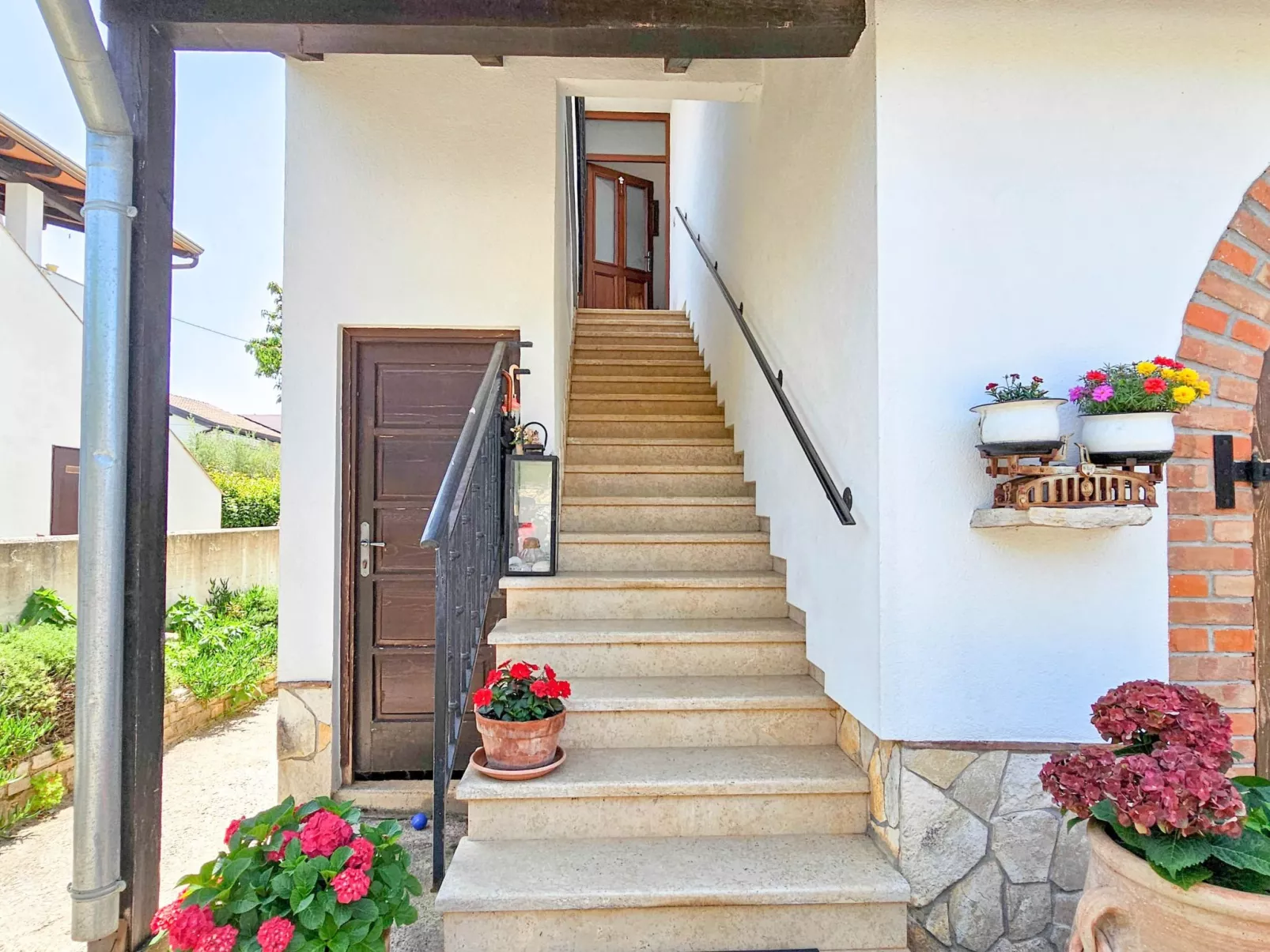 "Lara A4" mit Balkon-Buiten