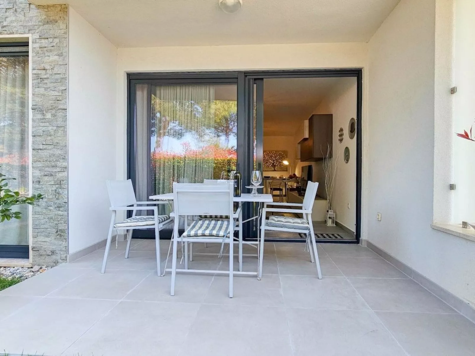 Apartment mit Terrasse für 3 Personen-Buiten