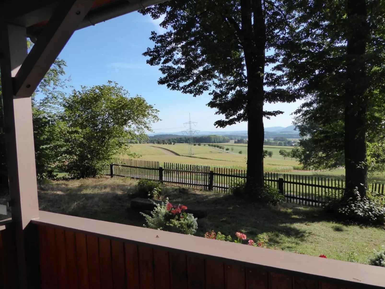 Mit Blick auf die Berge-Buiten