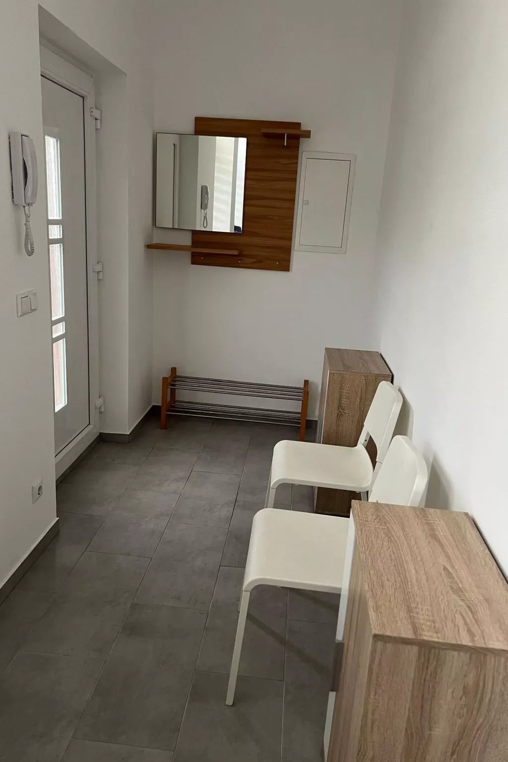 Große, möblierte Wohnung mit Garten-Binnen