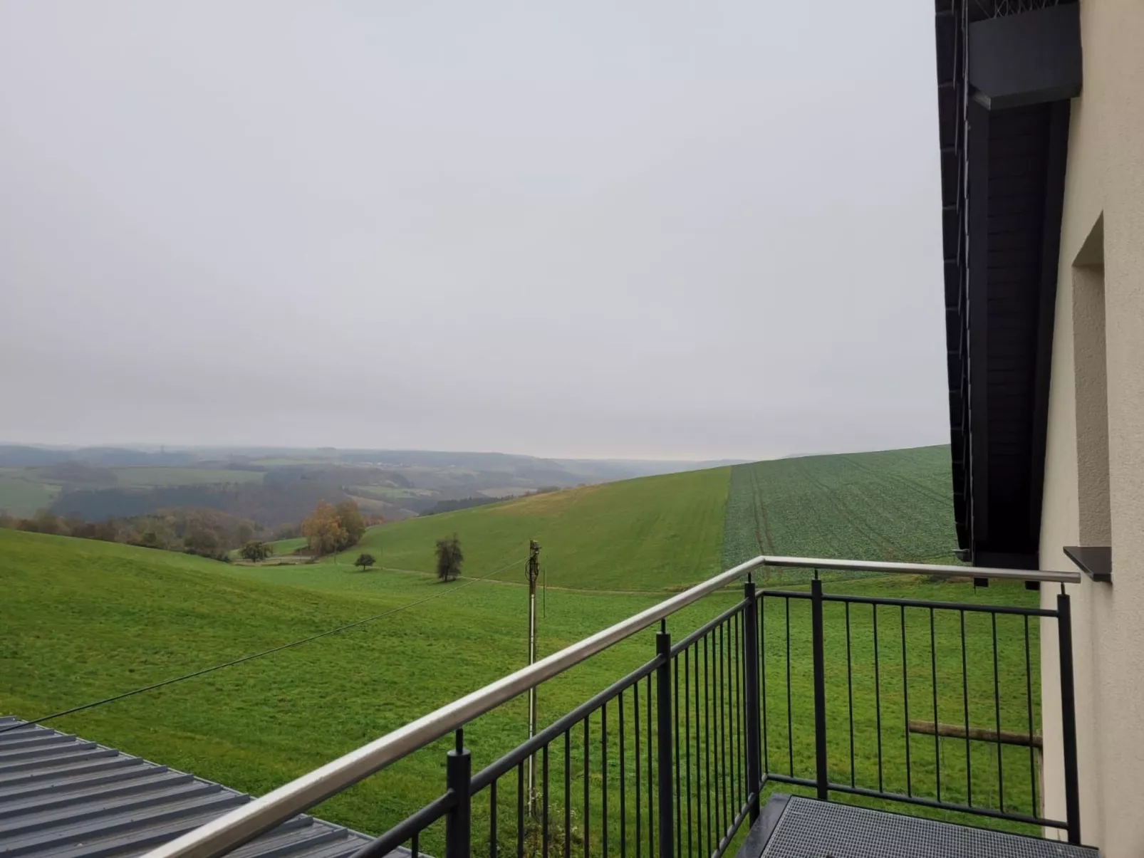 Appartement mit Balkon-Image-tags.info