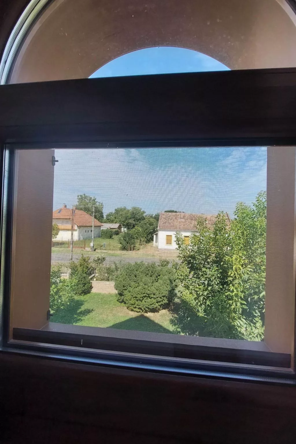 Schöne Ferienwohnung in ruhiger Lage-Buiten