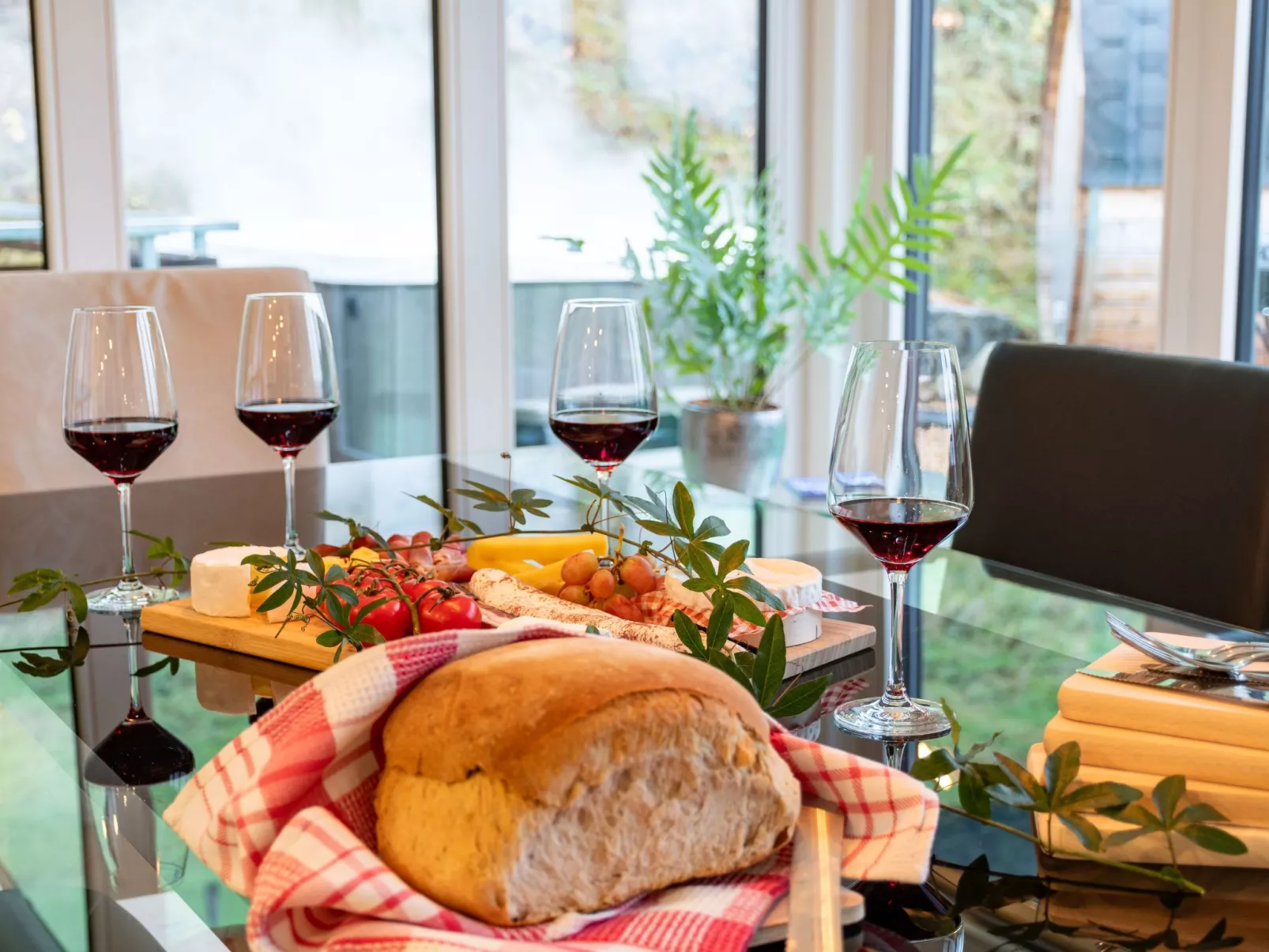 Haus mit Whirlpool, Sauna und Schwarzwaldblick-Binnen