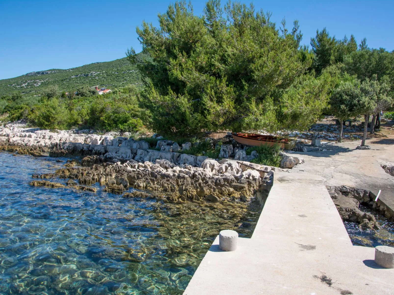 Modernes Ferienhaus Robinson in Dobropoljana-Buiten