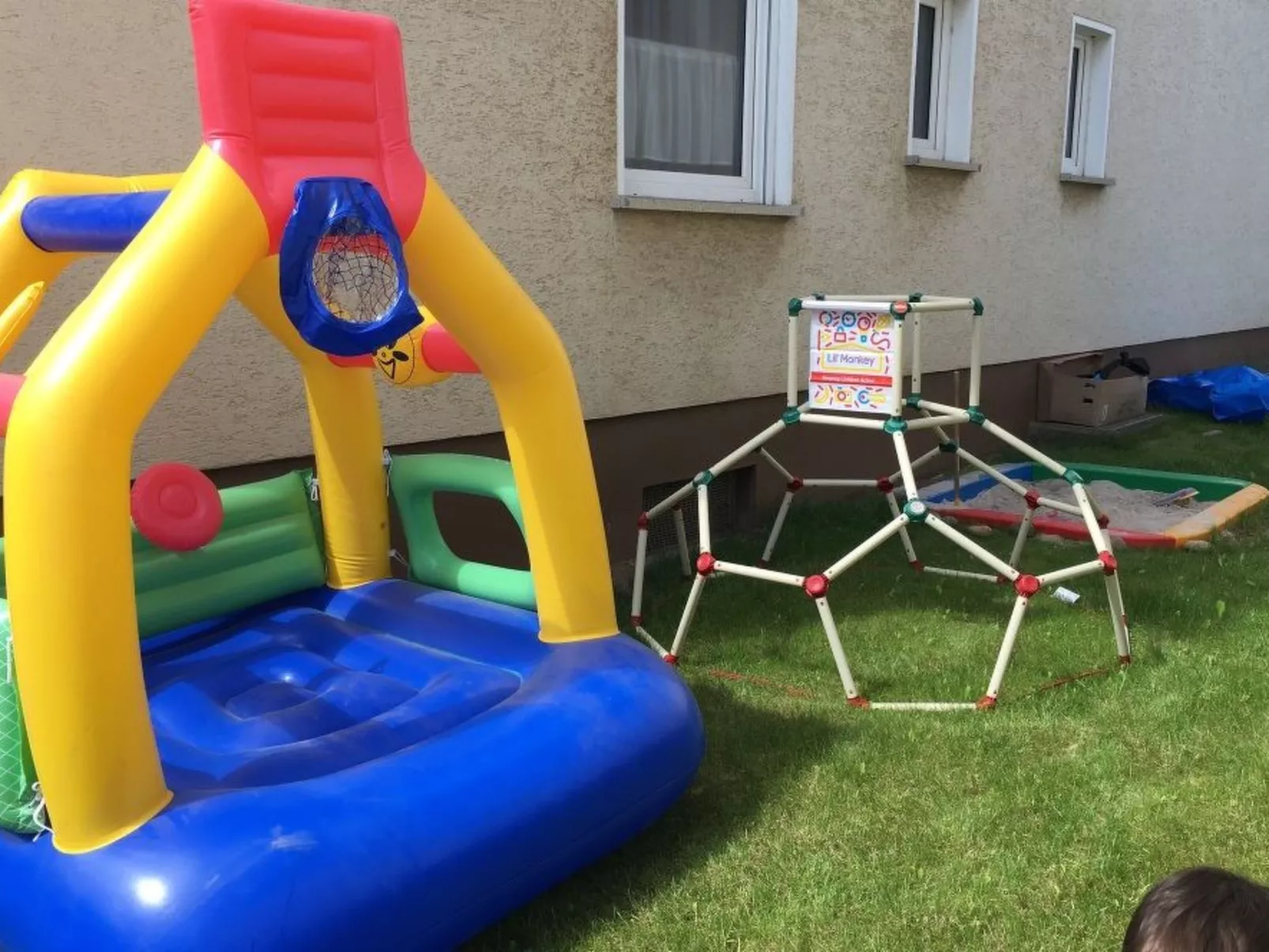 Große Ferienwohnung in Gosberg mit Terrasse, Garten und Grill-Buiten