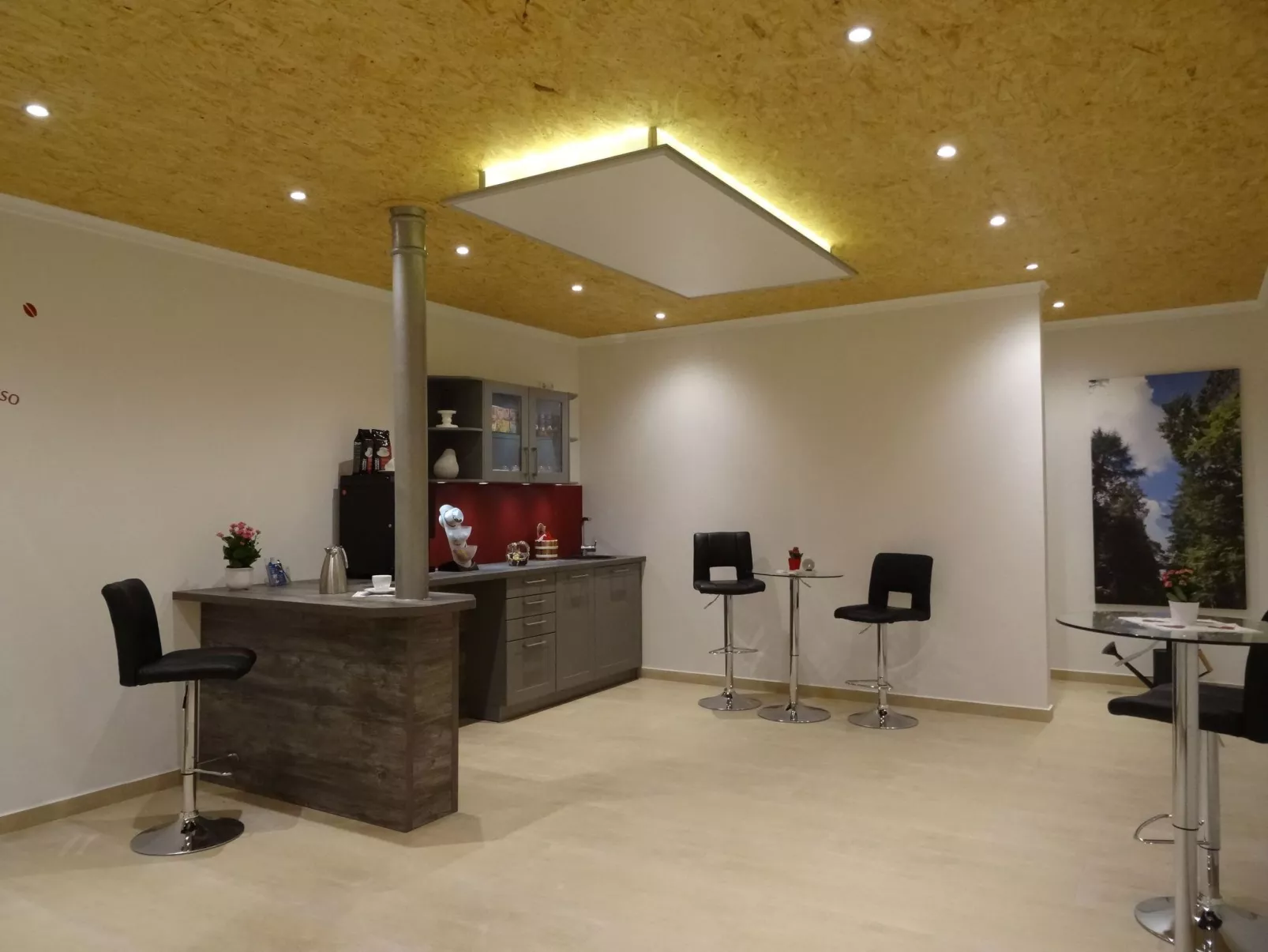 Modern eingerichtete Suite mit Terrasse-Binnen