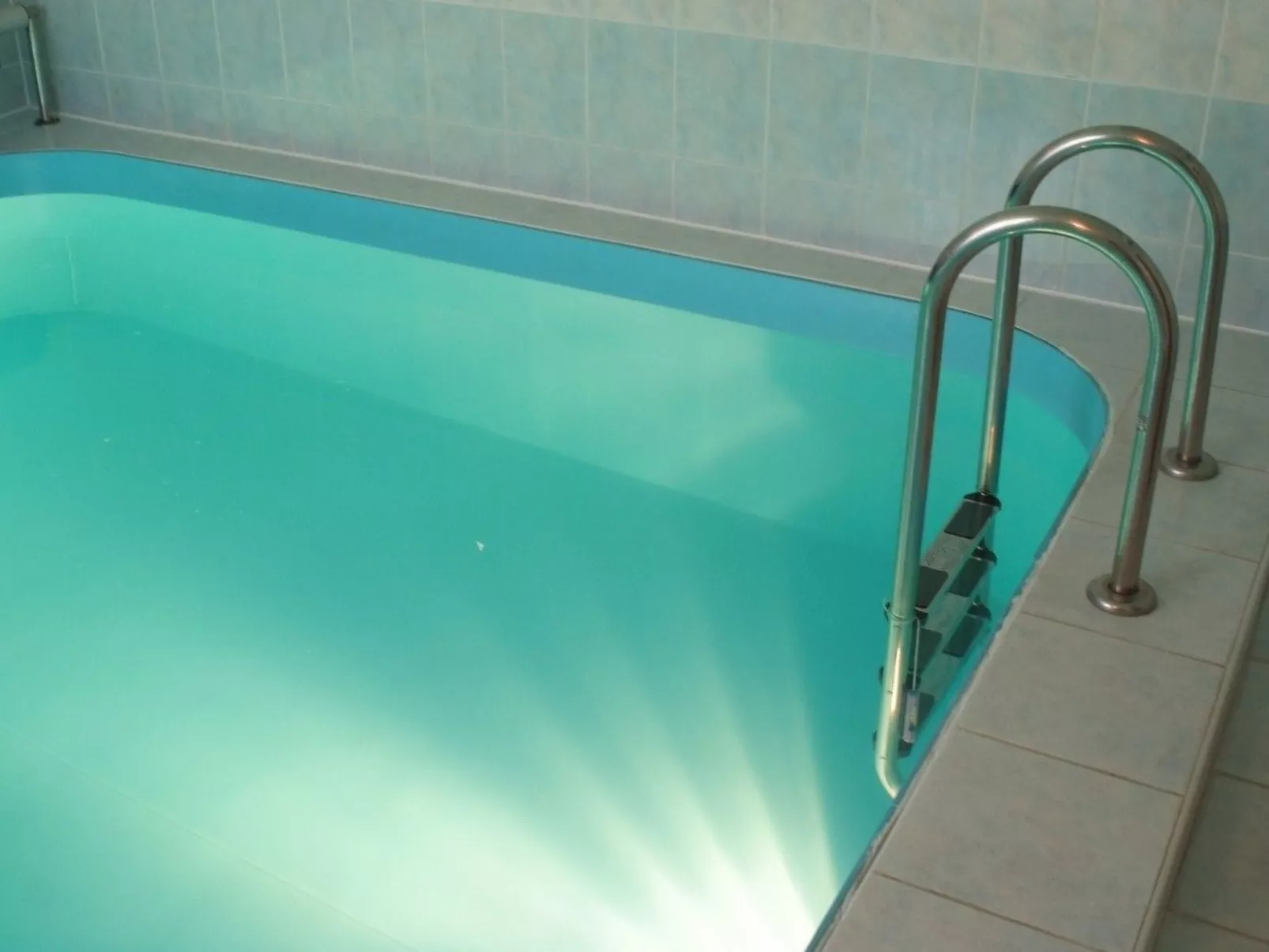 Mit Garten und Pools-Binnen