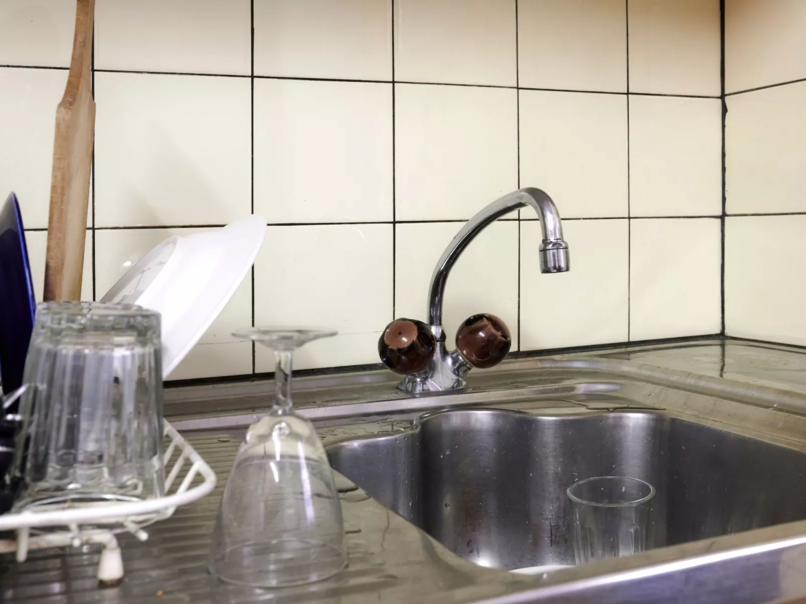 Waterfall House-Binnen