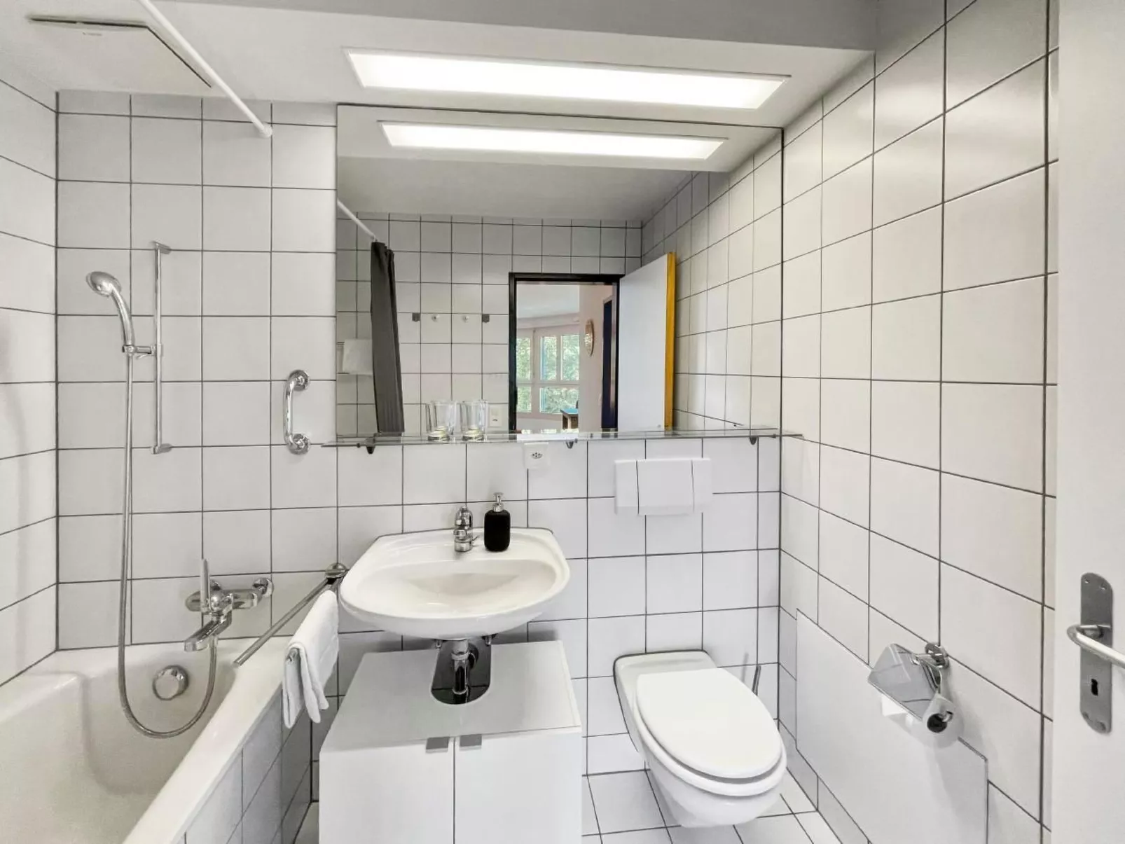 ARISER Zug Central Business Apartment-Binnen