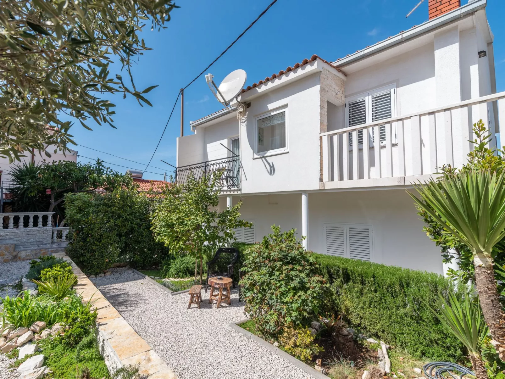 Geräumige Ferienwohnung mit Meerblick-Buiten
