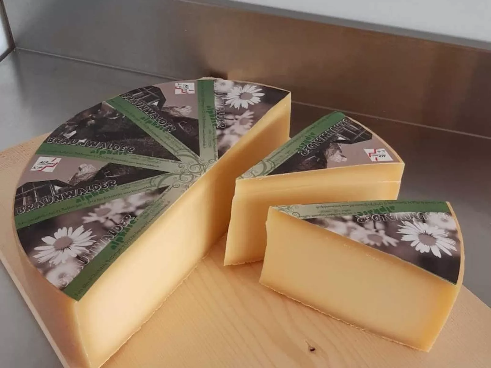 Tschudiberg-Image-tags.info