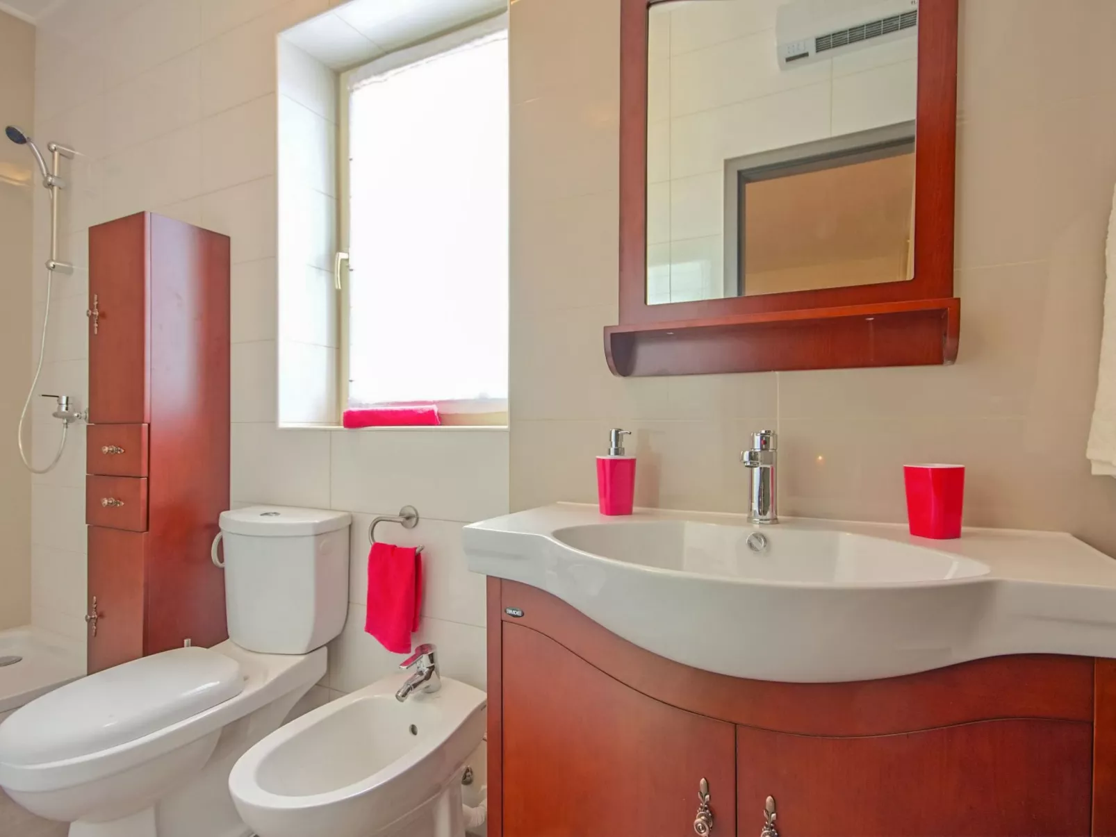 Private Villa mit Panoramablick-Binnen