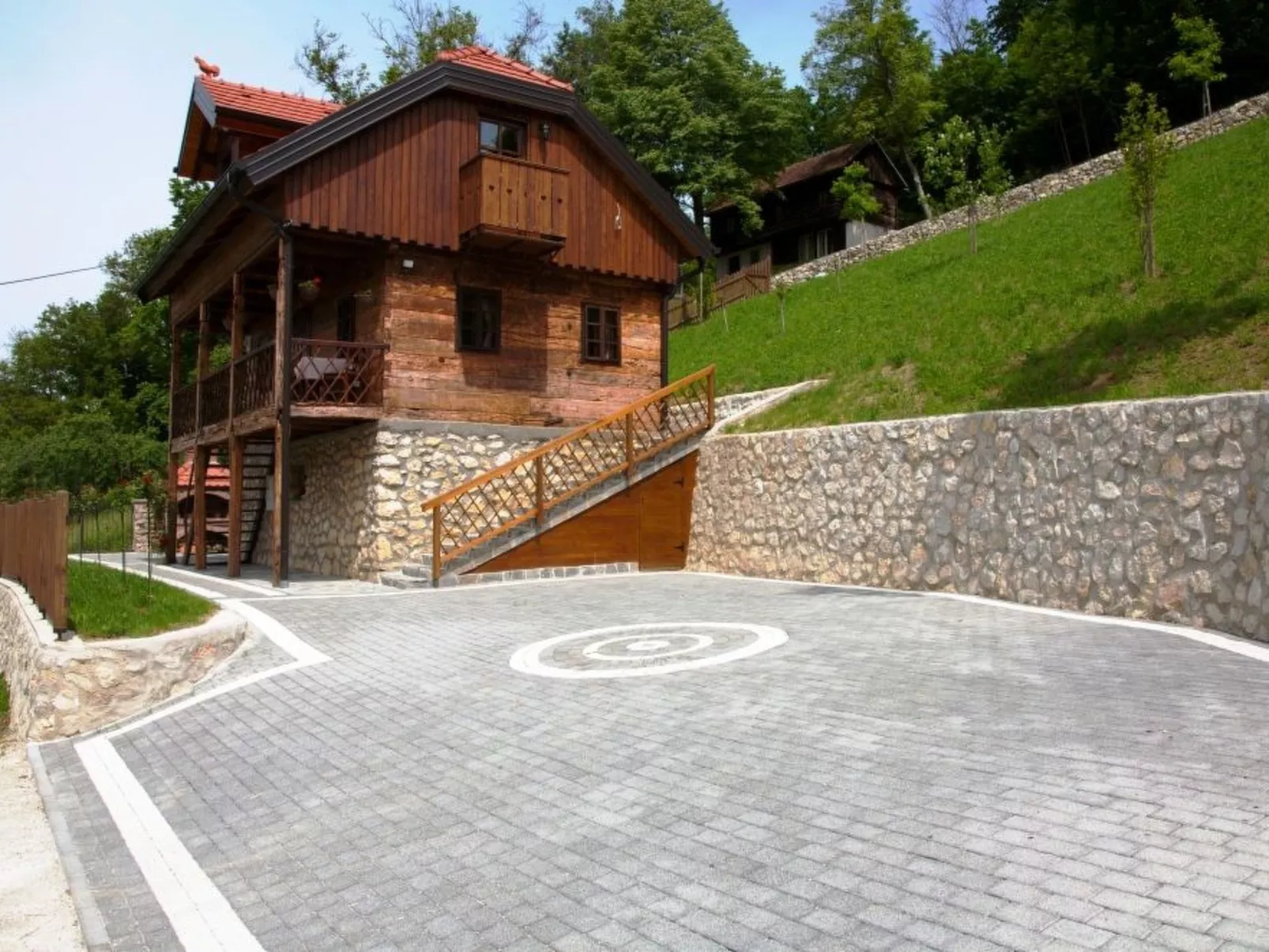 Für 4 Personen und 1 Kind in Tuhelj, Nordkroatien-Buiten