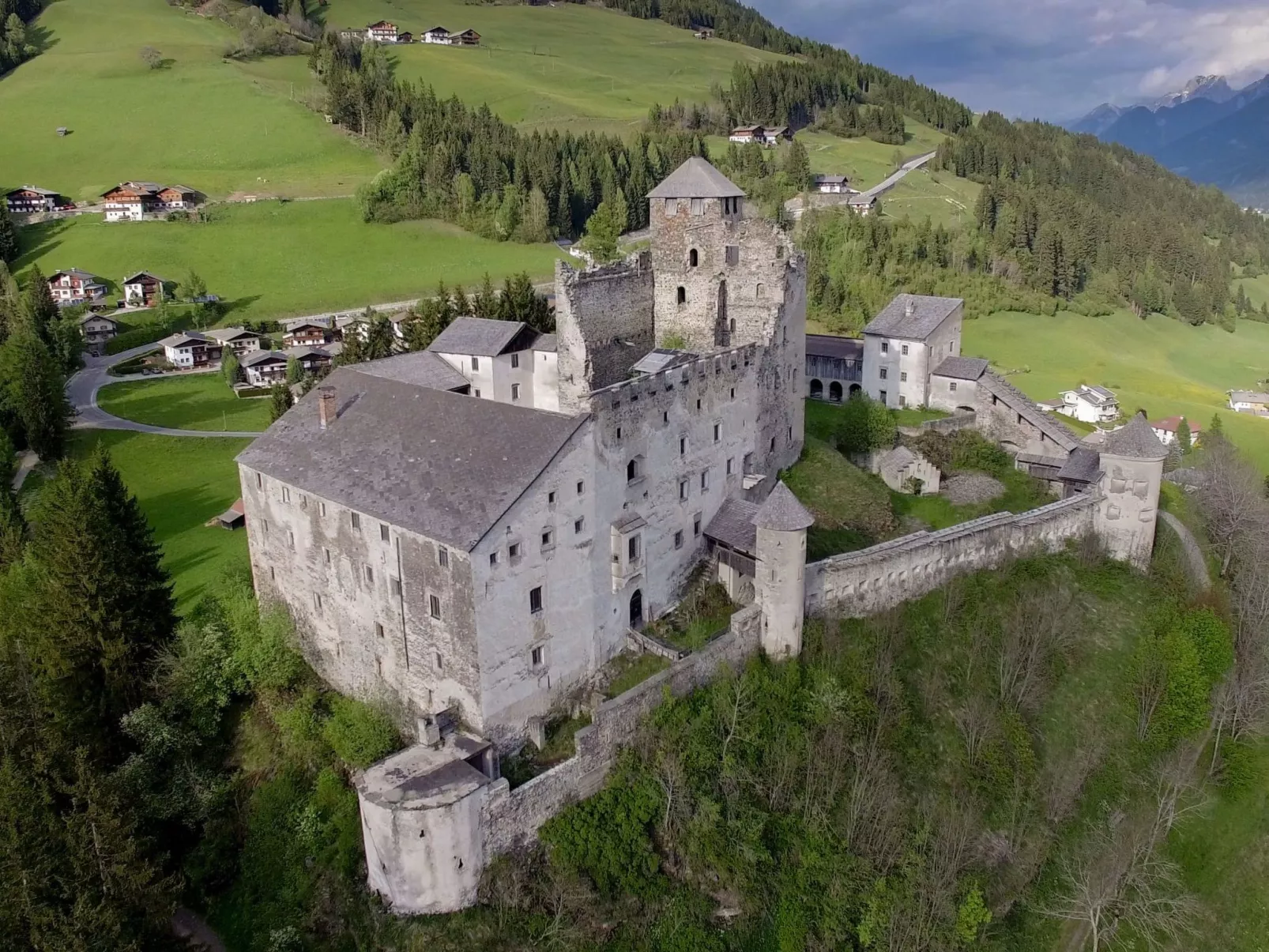 In Strassen mit Privatem Pool-Buiten