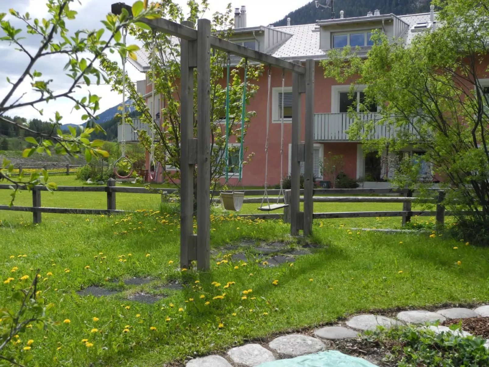 Gemütliche Ferienwohnung im Grünen-Buiten