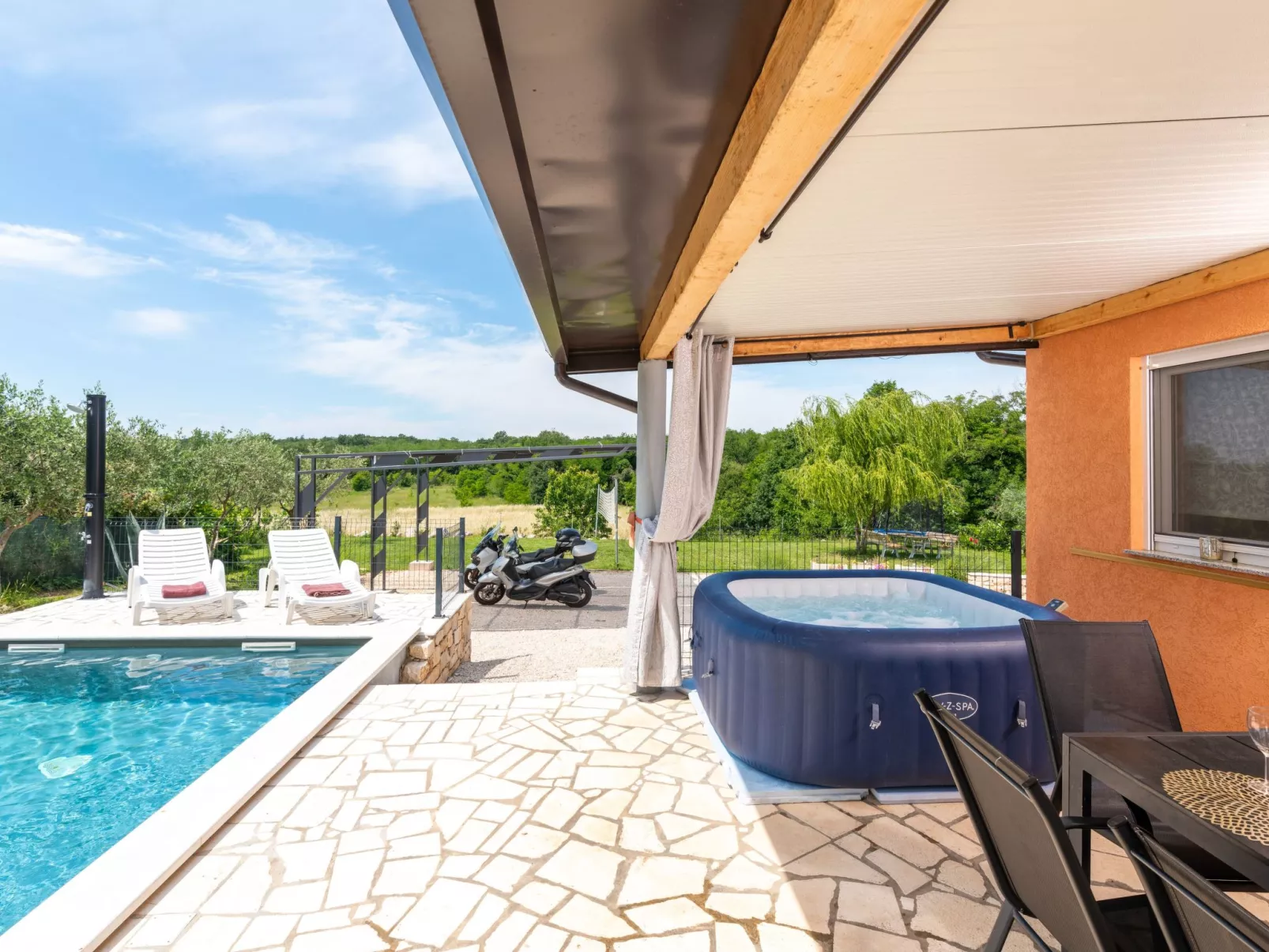 Villa Pendolina mit privatem Pool und Jacuzzi-Buiten
