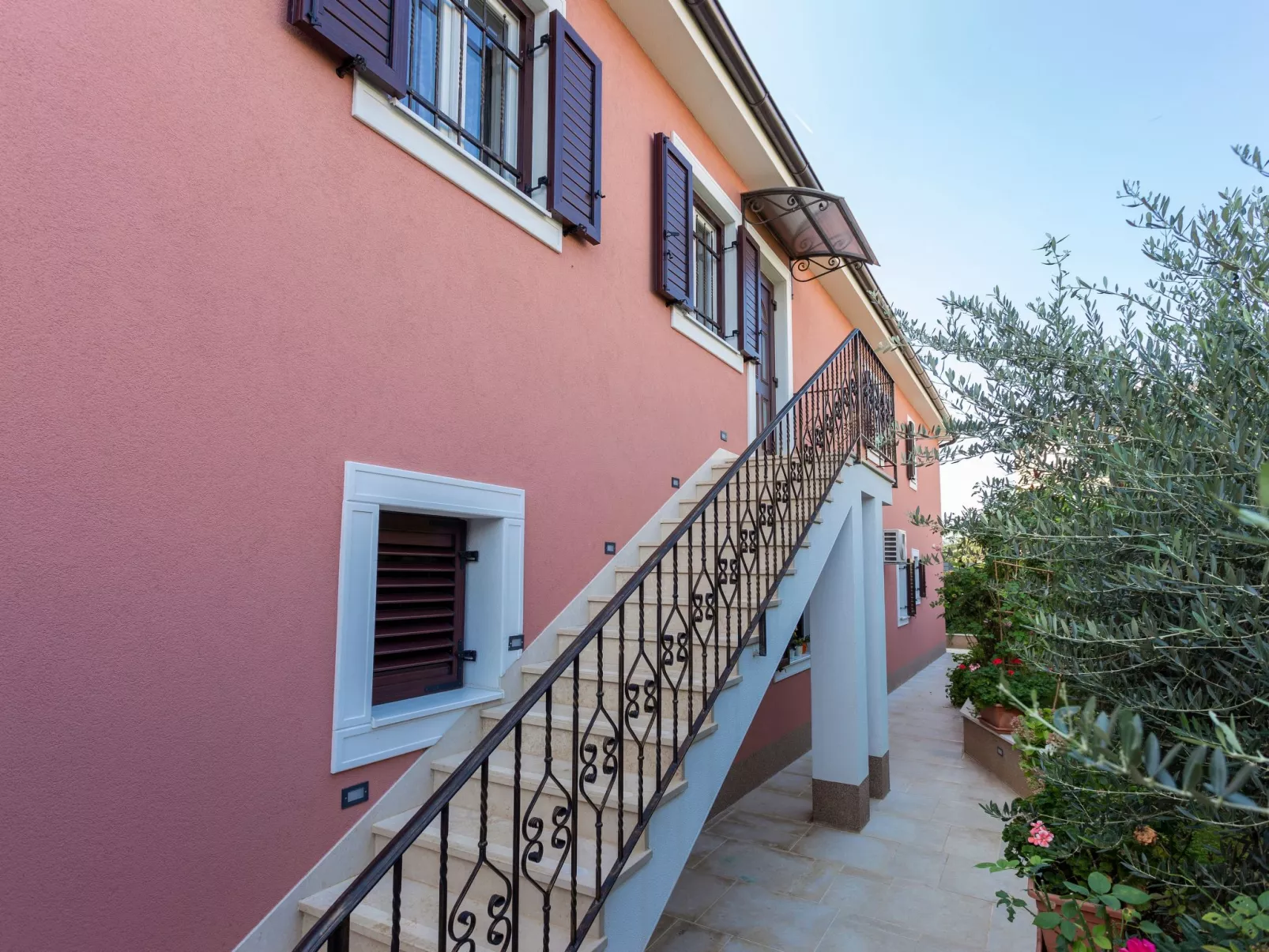 Schöne Wohnung Funtana Nr.3-Buiten