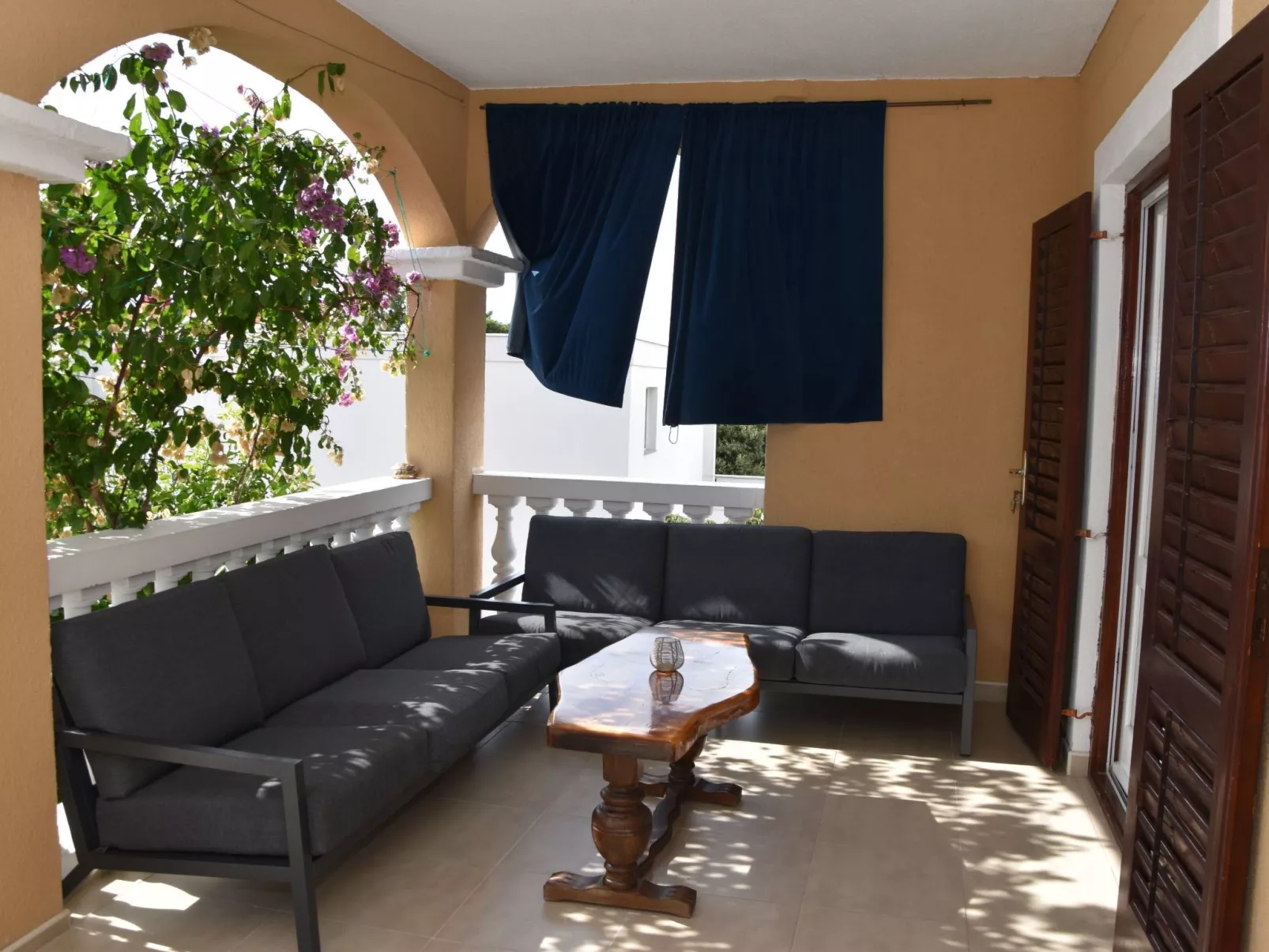 Ruhige Ferienwohnung mit Terrasse und Garten-Binnen