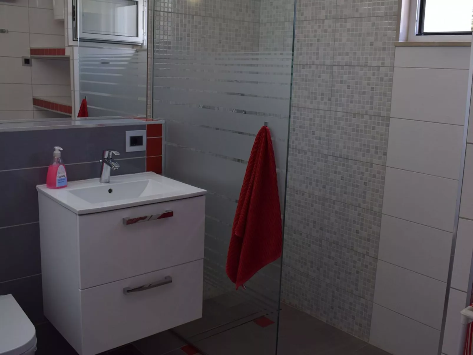 Charmante Villa Layla mit Meerblick und Pool-Binnen