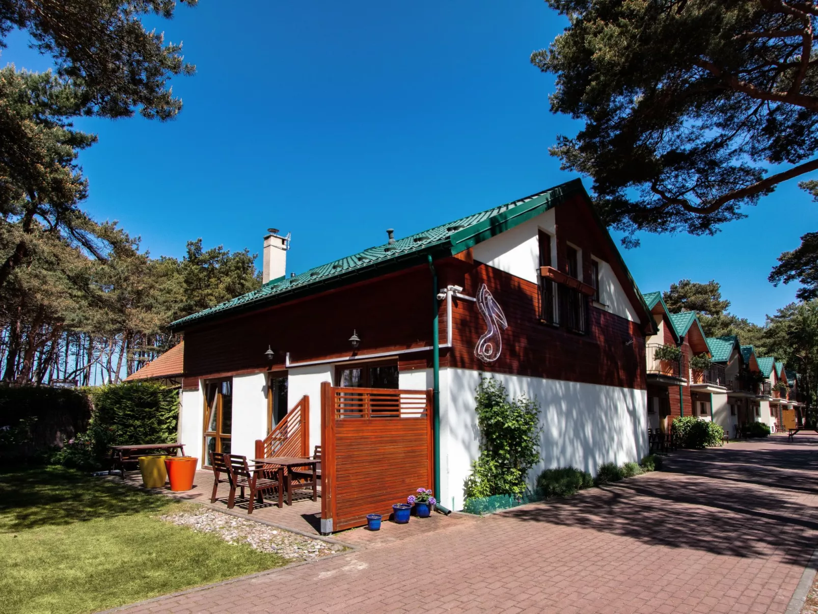 In Dźwirzyno mit Privater Terrasse-Buiten