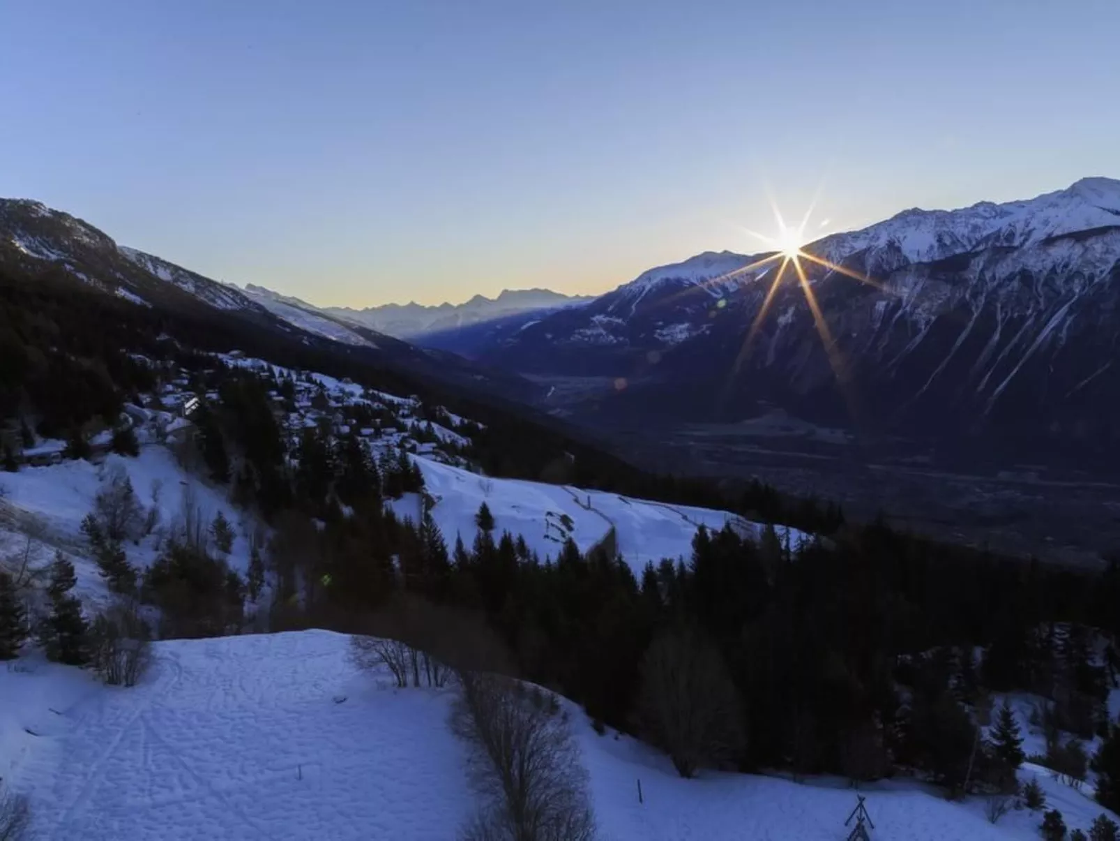 Crans-Montana Atemberaubende Südaussicht Wohnung-Buiten