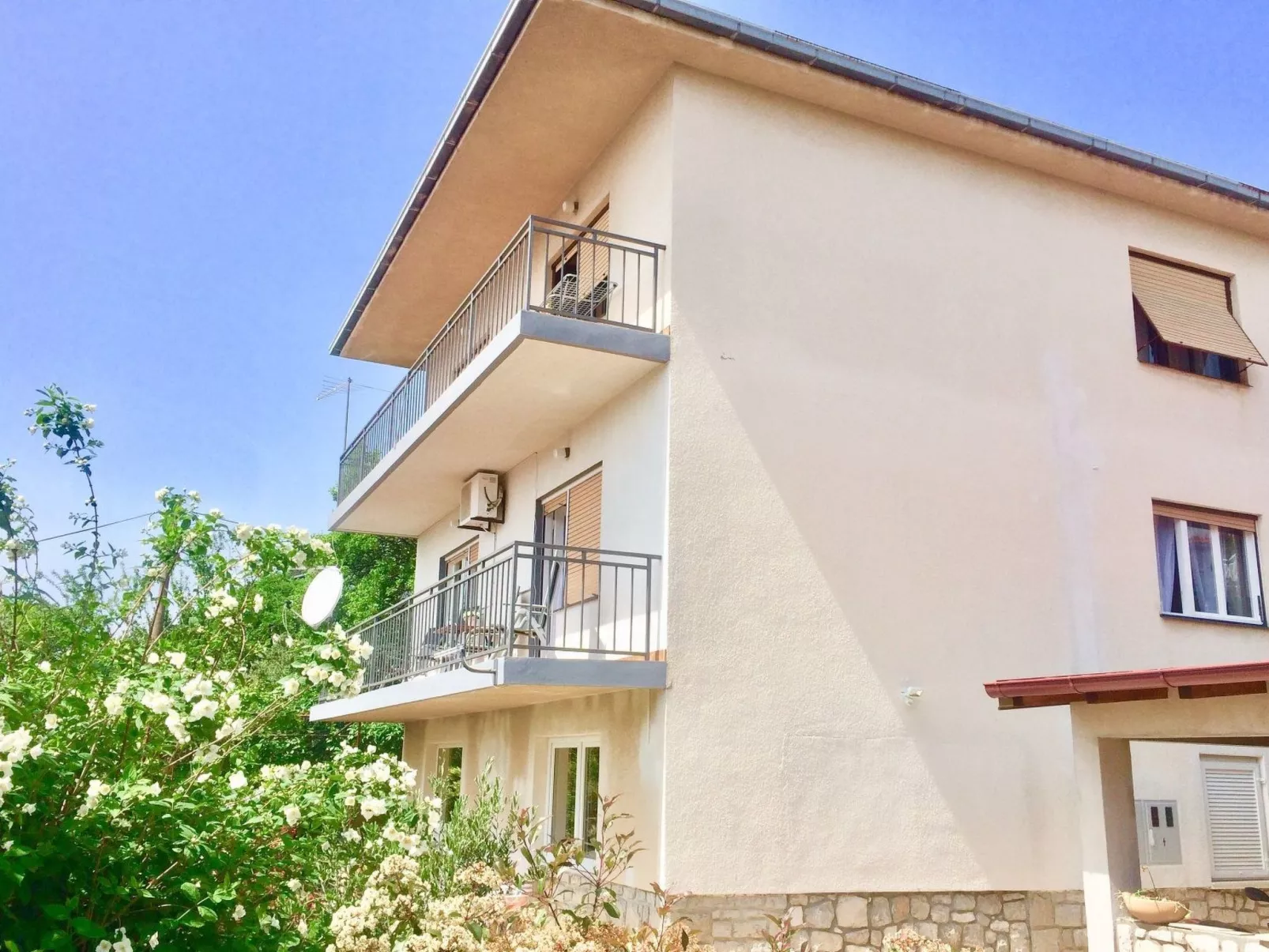 Wohnung für 4 Pers. mit Balkon, tolle Lage-Buiten