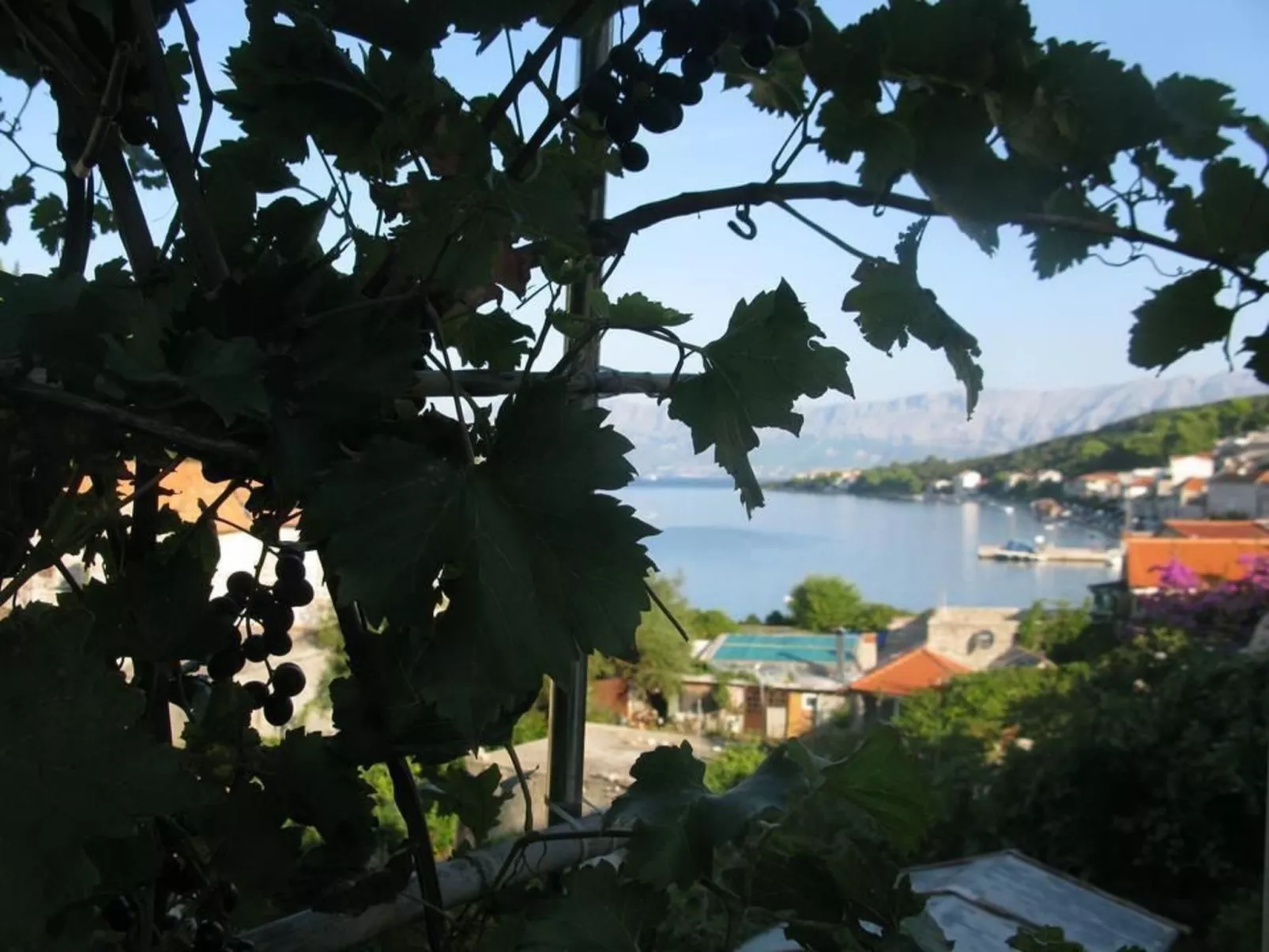 Hütte "Moj mir" mit Blick auf das Wasser-Buiten