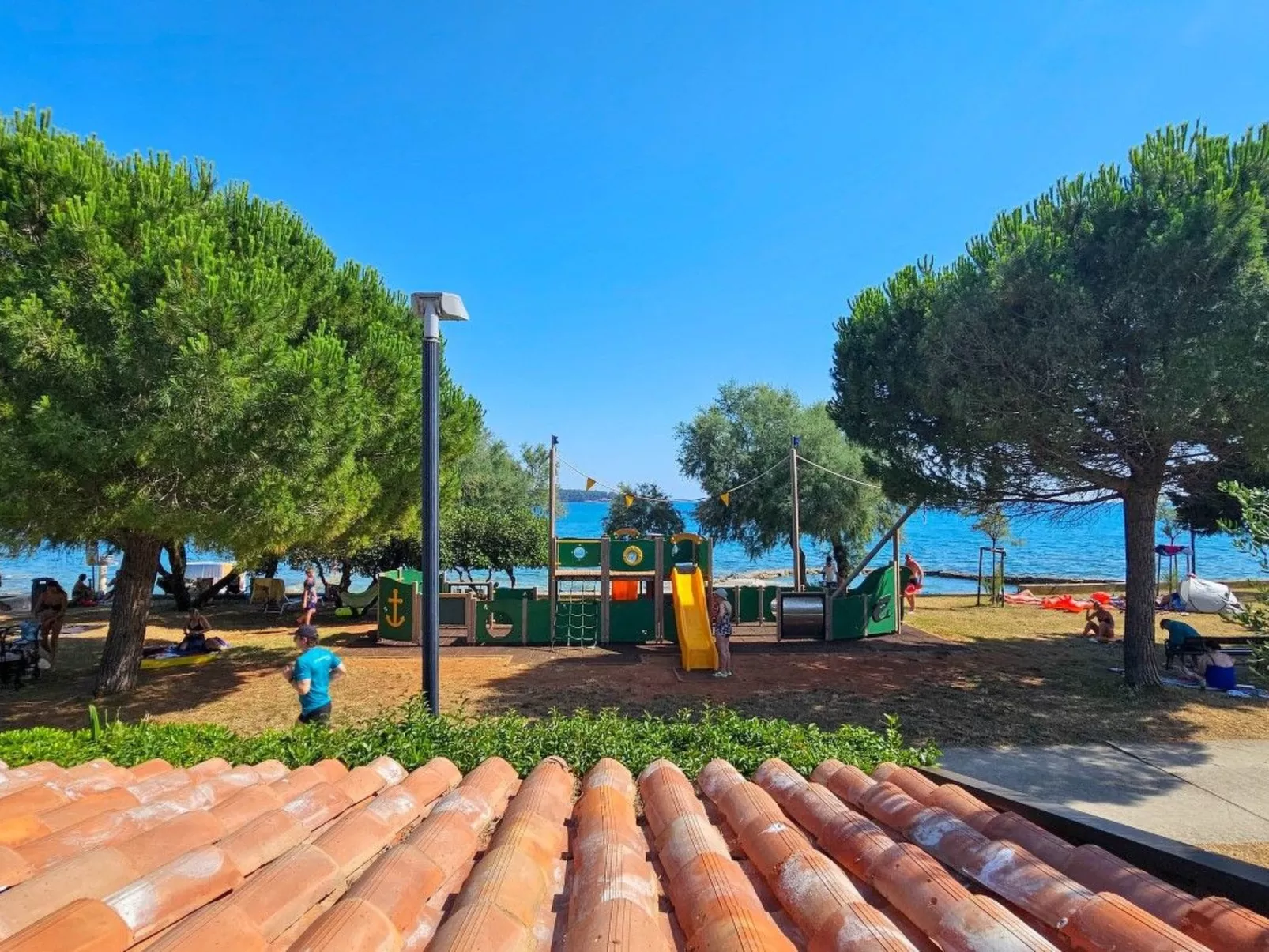 "Vadnov A2" direkt am Strand-Buiten