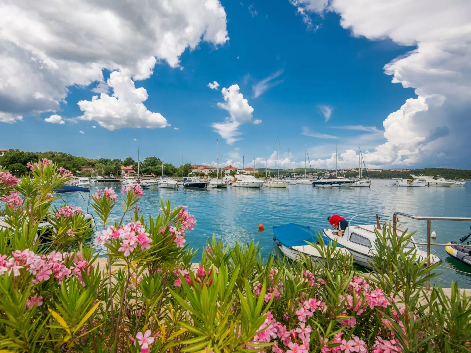 Mit Klimaanlage und Balkon-Buiten