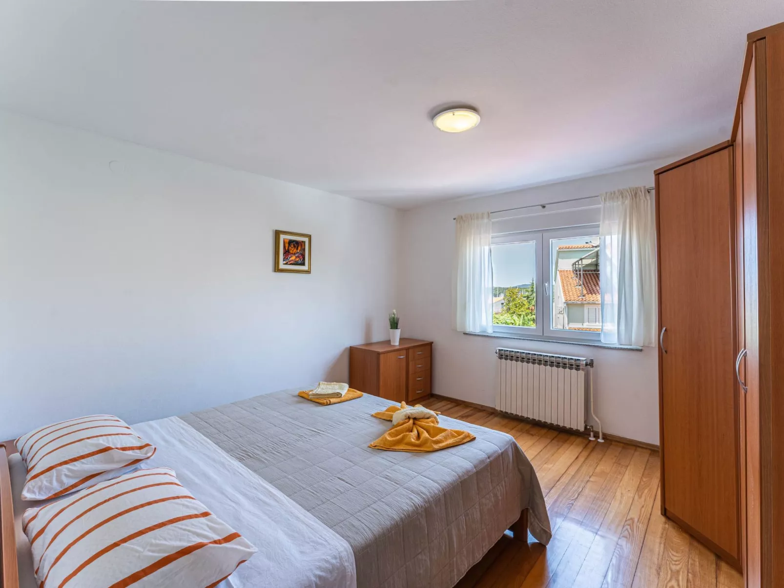 "Darko" mit Balkon-Binnen