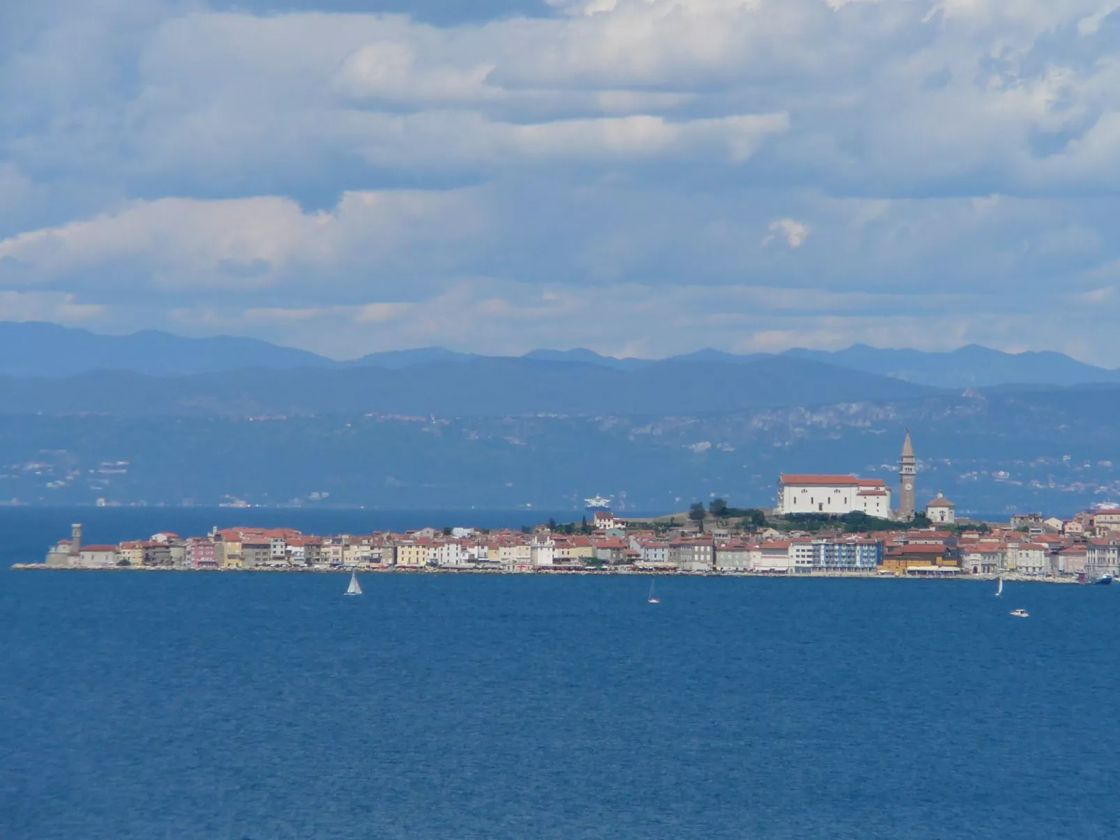 Villa del Golfo, Apartement mit Garten und Pool-Image-tags.info