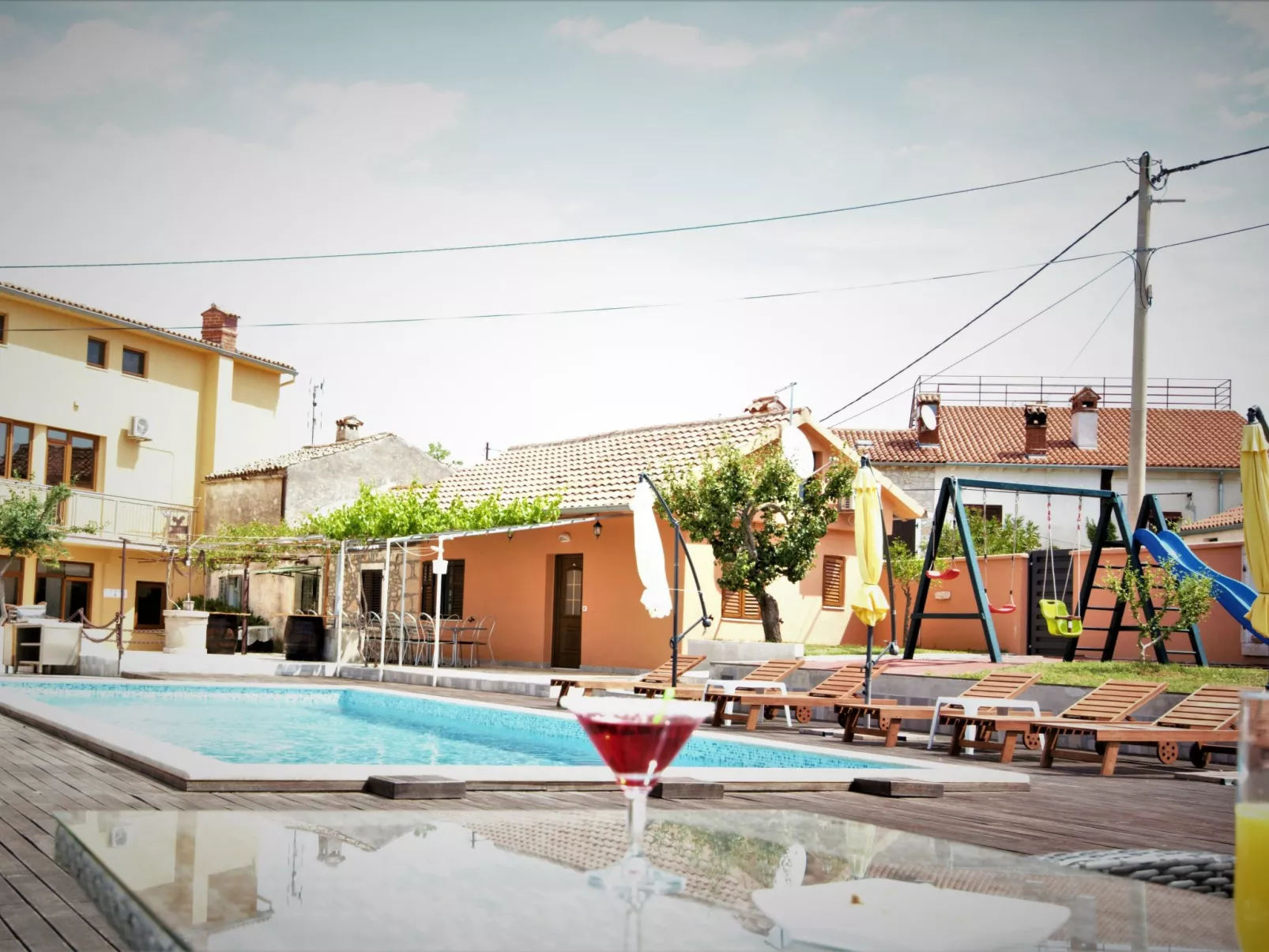 XXL-Ferienhaus "Cokuni" mit privatem Pool-Buiten