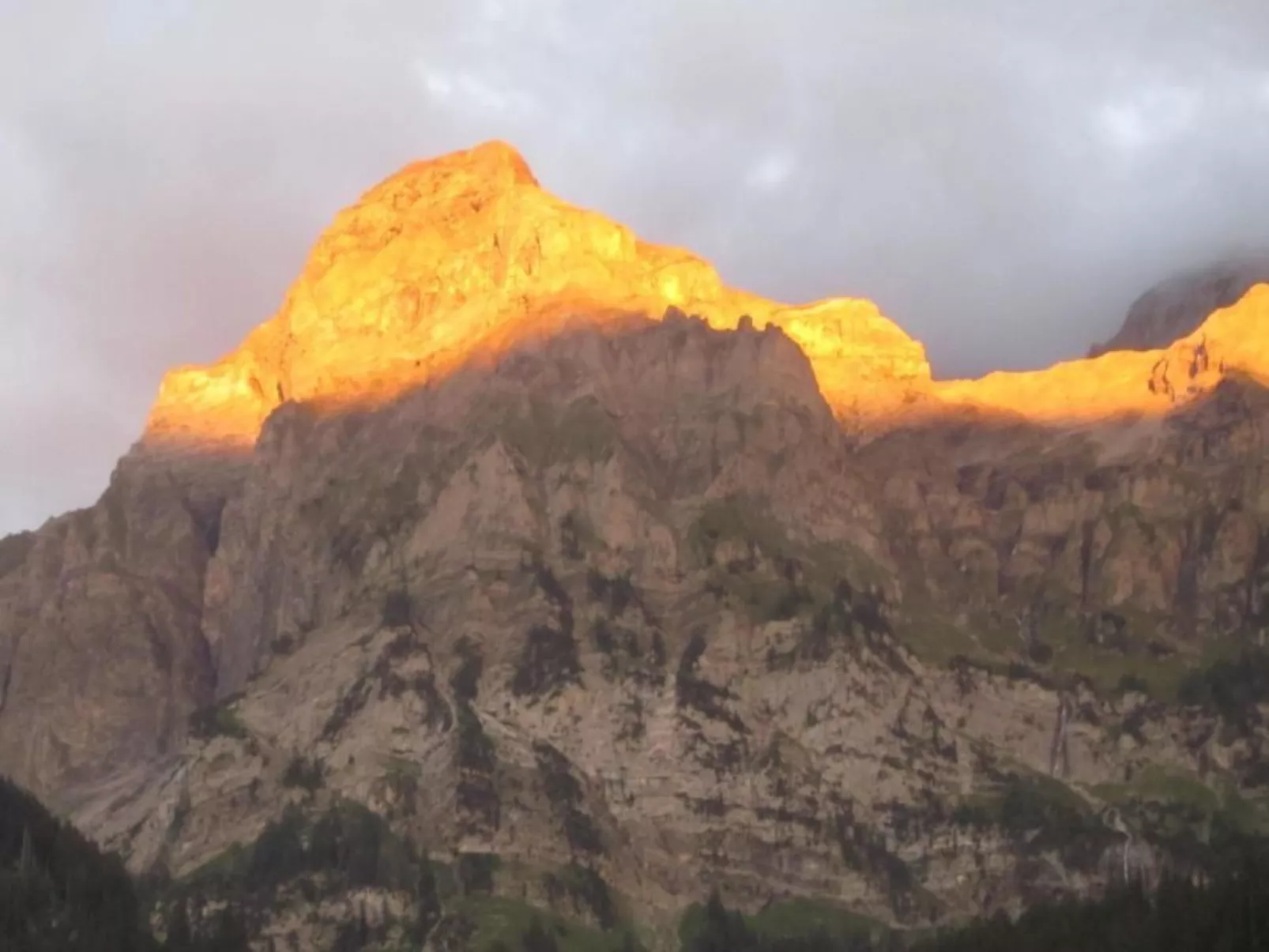 Chalet mit Bergblick-Buiten