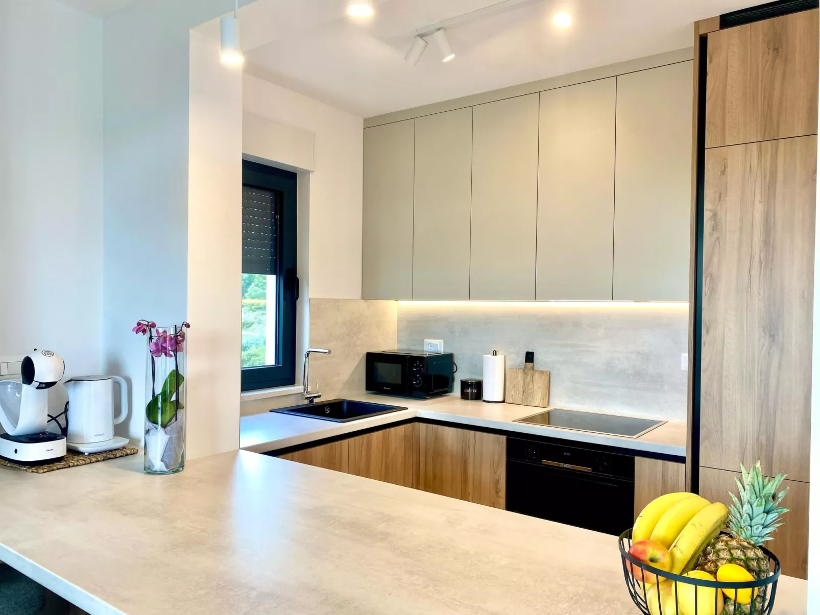 Villa mit beheiztem Infinity-Pool und Massagedüsen-Binnen