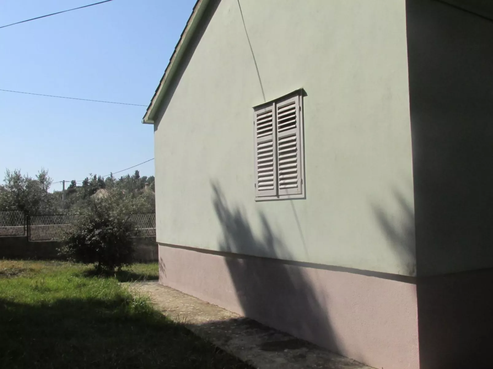 Haus in Ugljan mit Terrasse, Garten und Barbecue-Image-tags.info