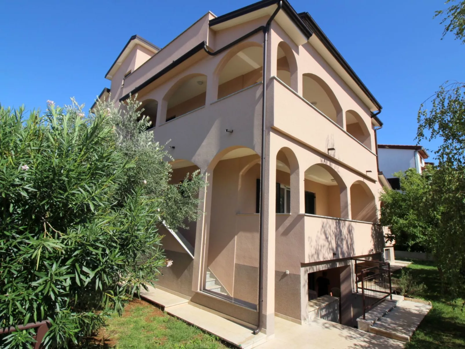 Iko 1  in Porec mit Terrasse-Buiten