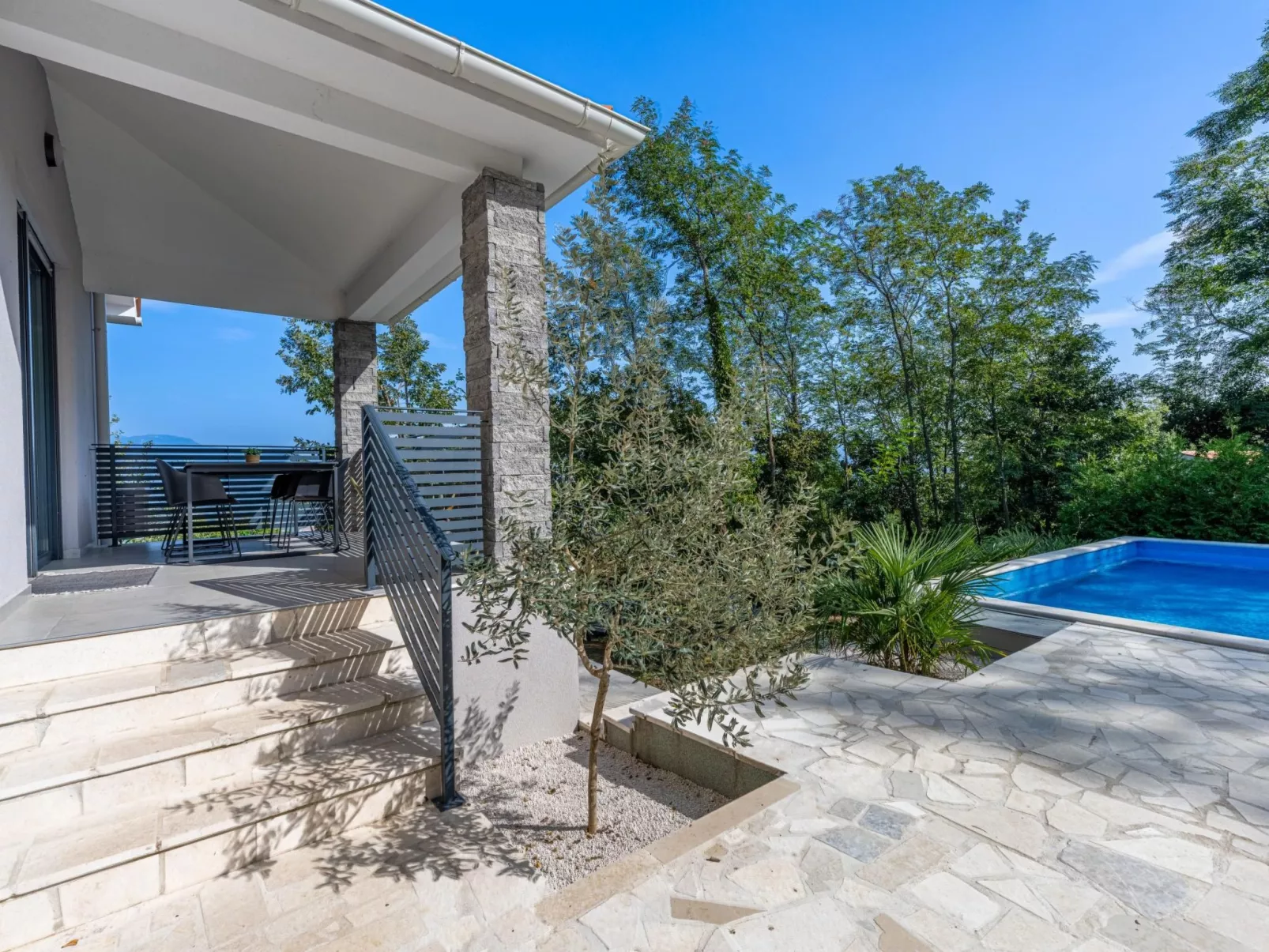 Für 5 Personen und 1 Kind in Kukurini, Istrien (Binnenland von Istrien)-Buiten