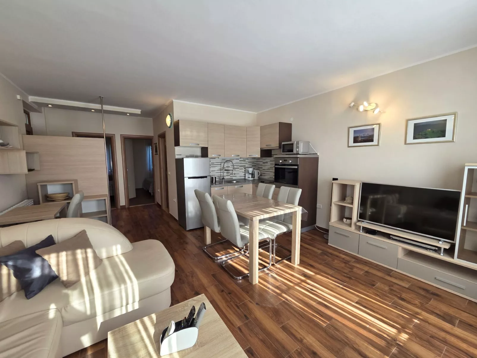 Elegantes Familienappartement mit privatem Pool-Binnen